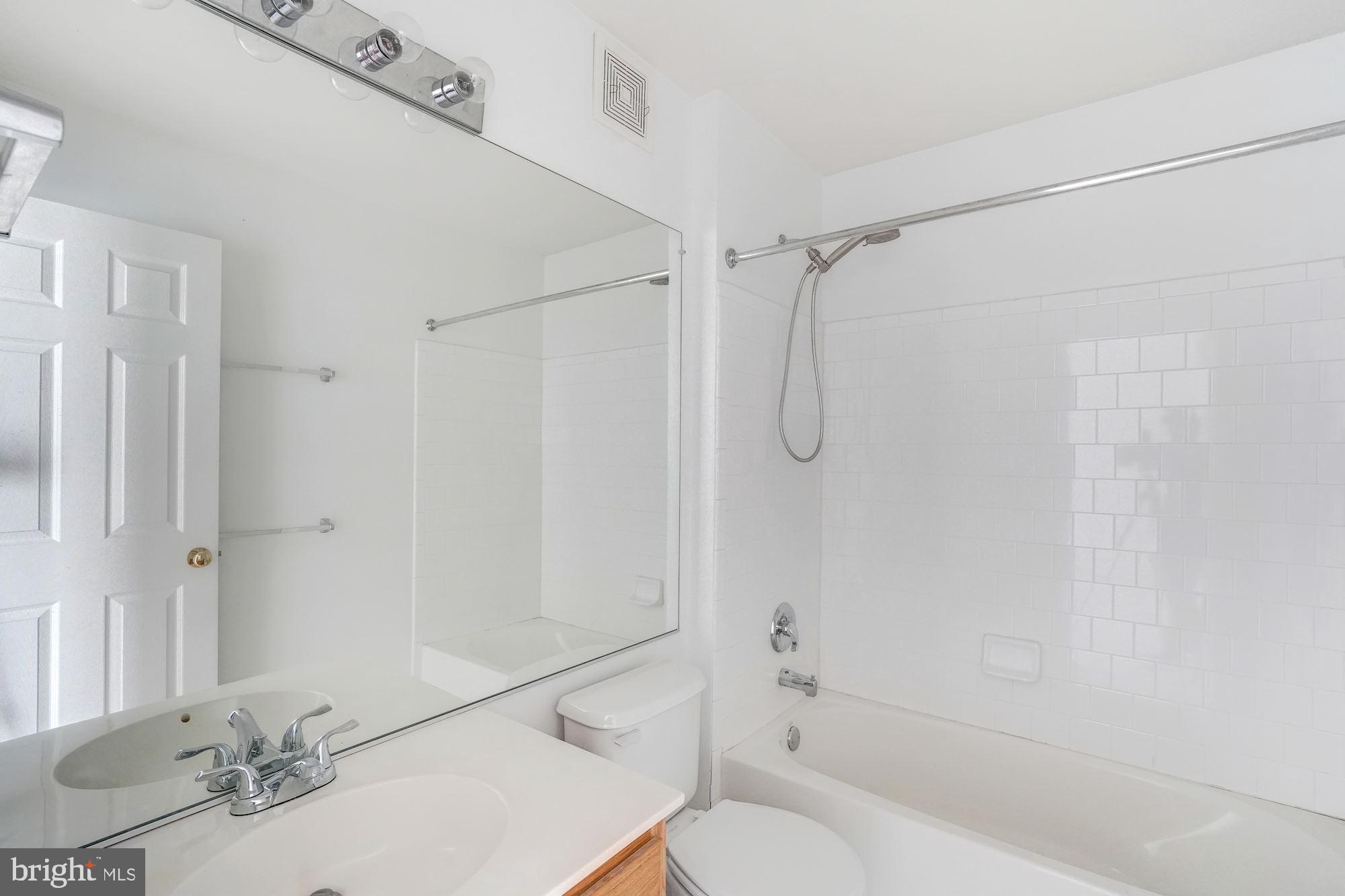 DOMINION STATION CONDOMINIUM - Residential Lease
