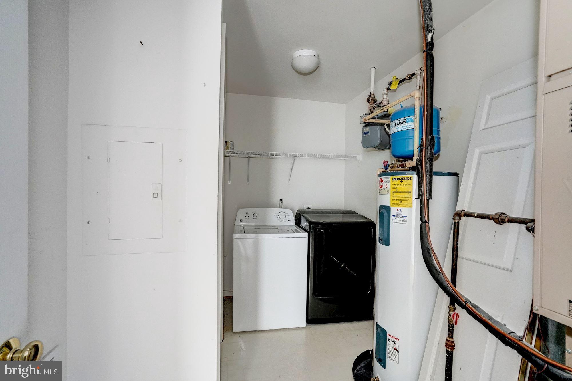 DOMINION STATION CONDOMINIUM - Residential Lease