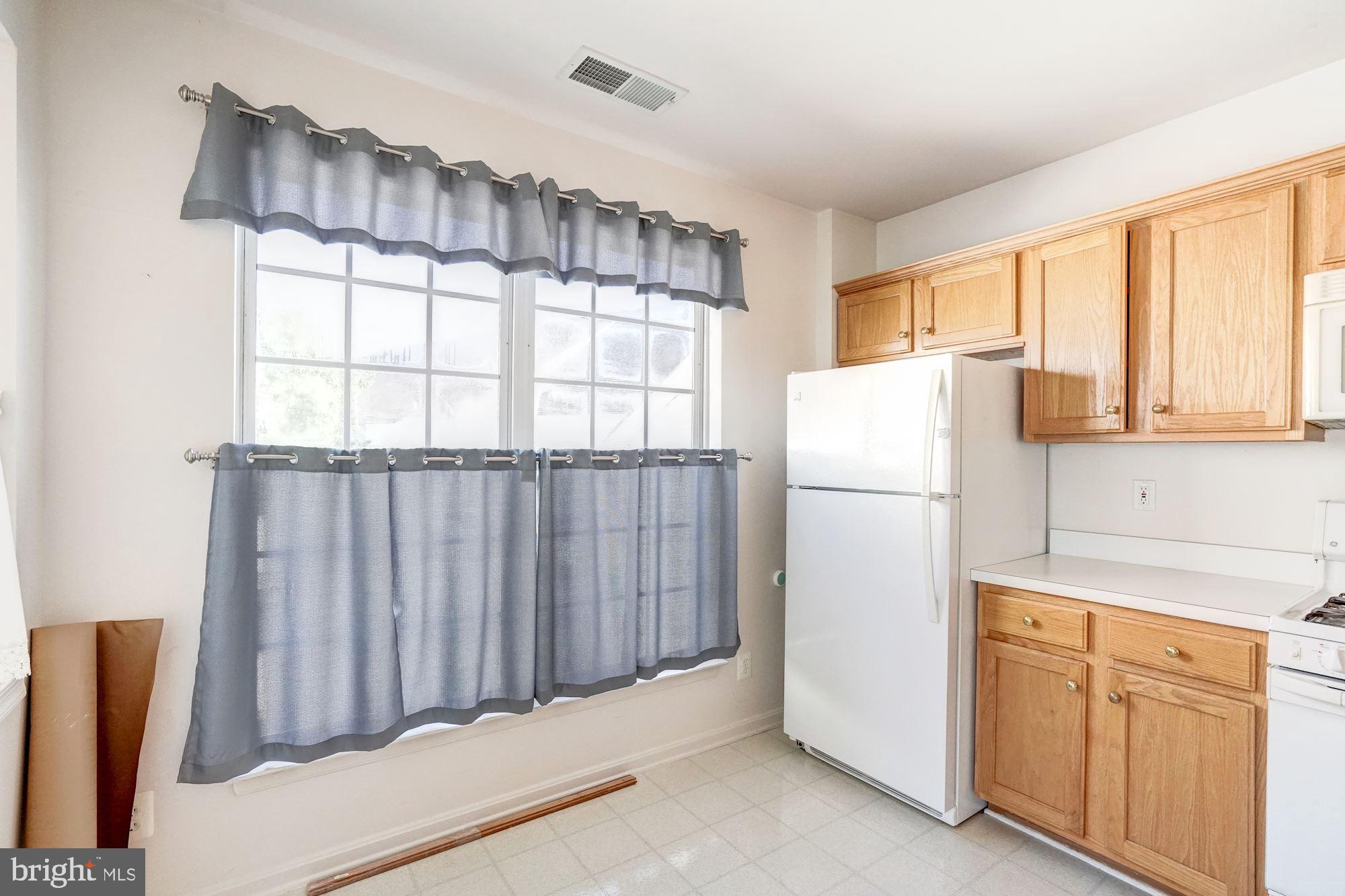 DOMINION STATION CONDOMINIUM - Residential Lease