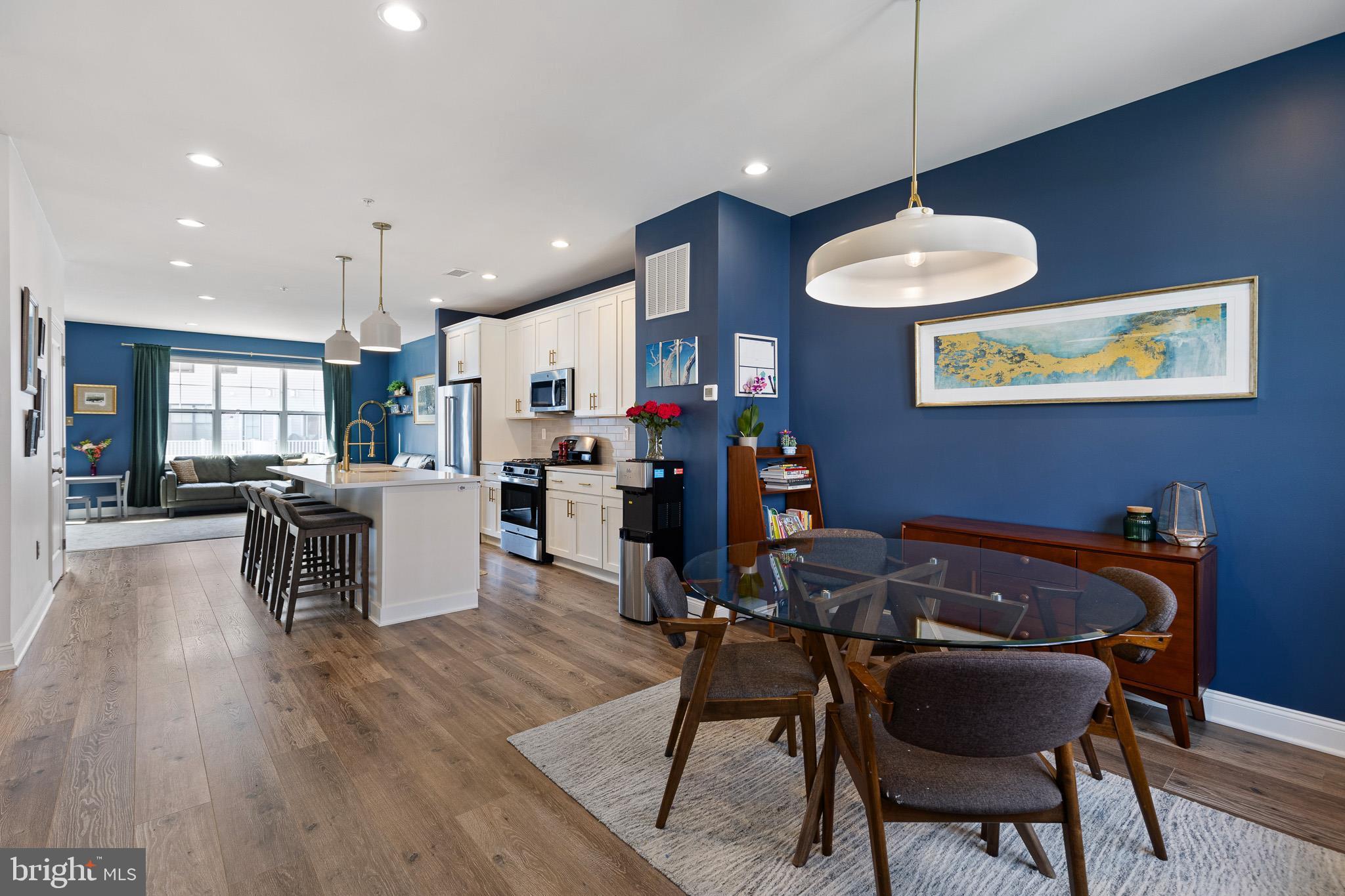 FREELAND SQUARE - Residential