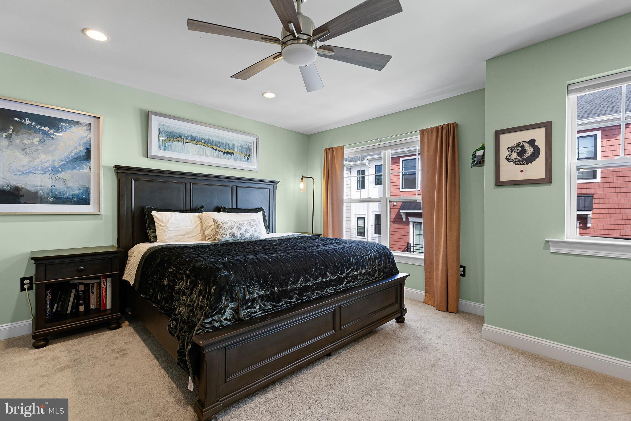 FREELAND SQUARE - Residential