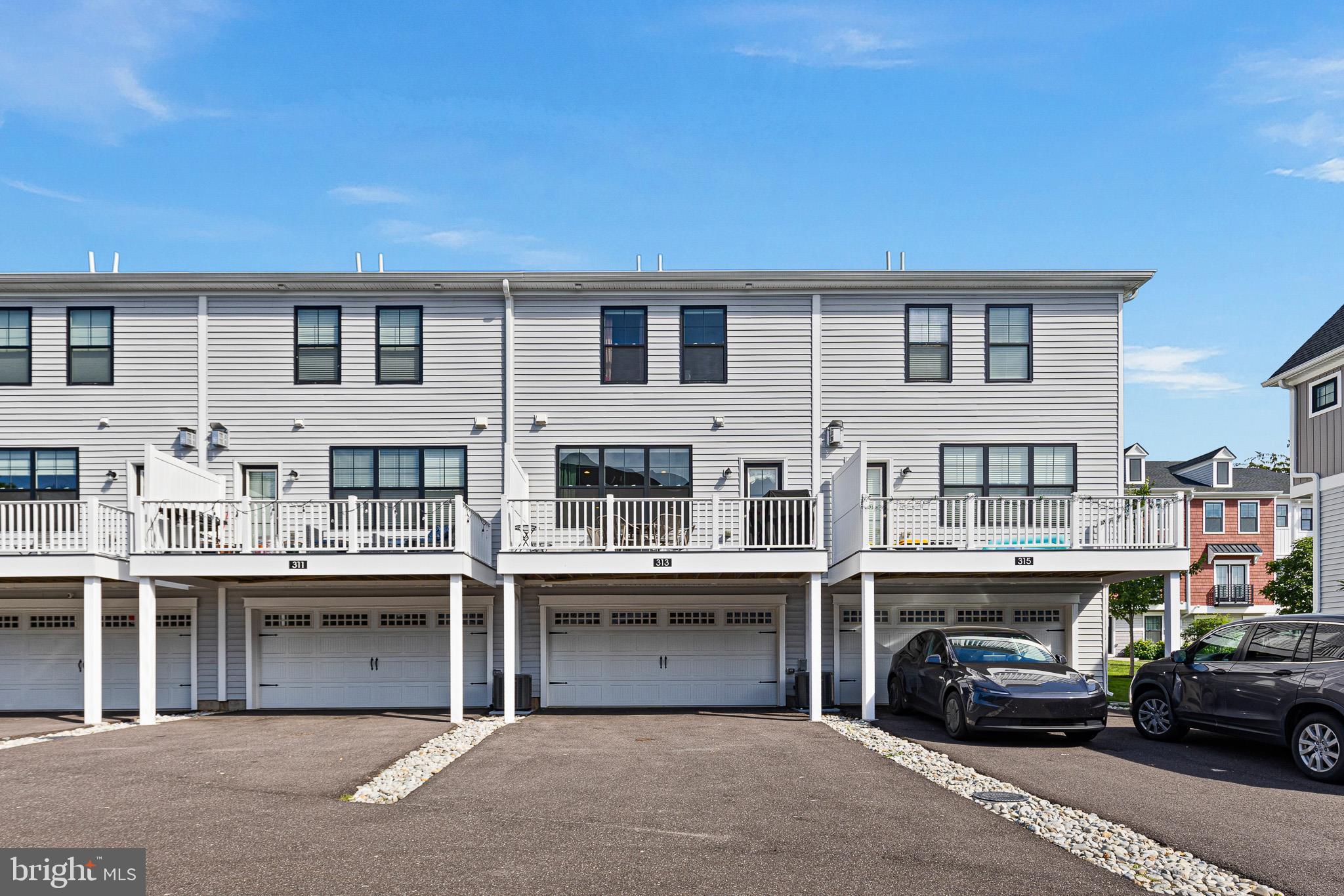 FREELAND SQUARE - Residential