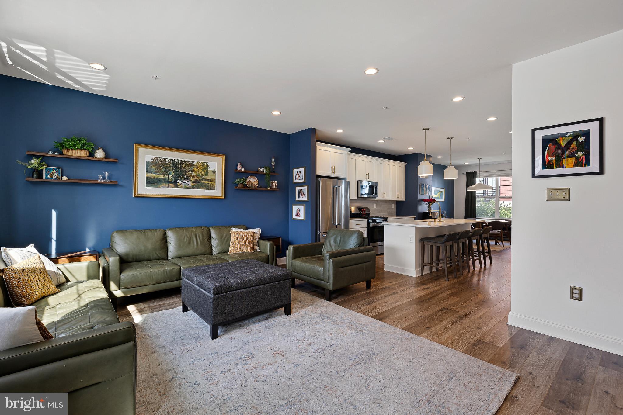 FREELAND SQUARE - Residential