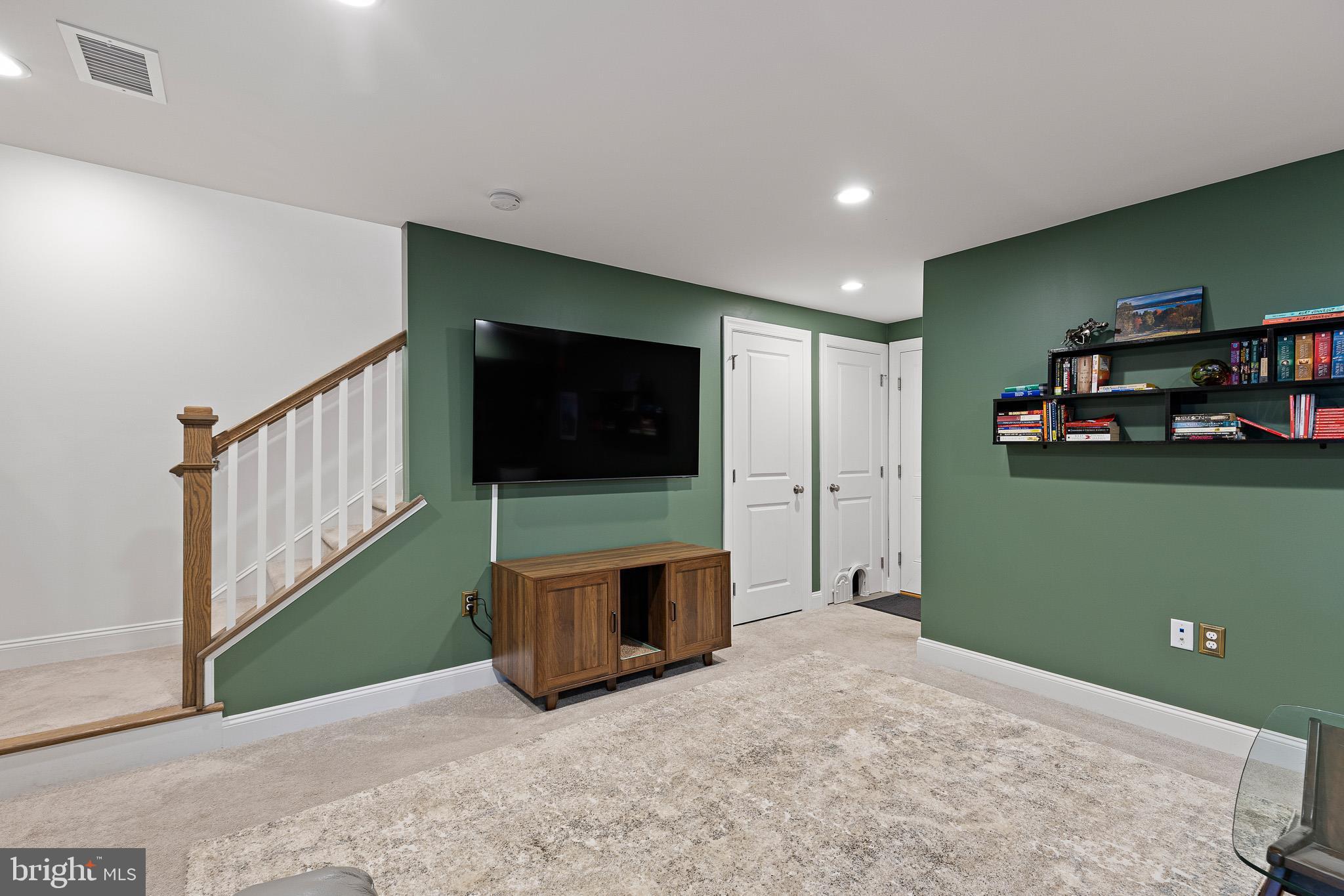 FREELAND SQUARE - Residential