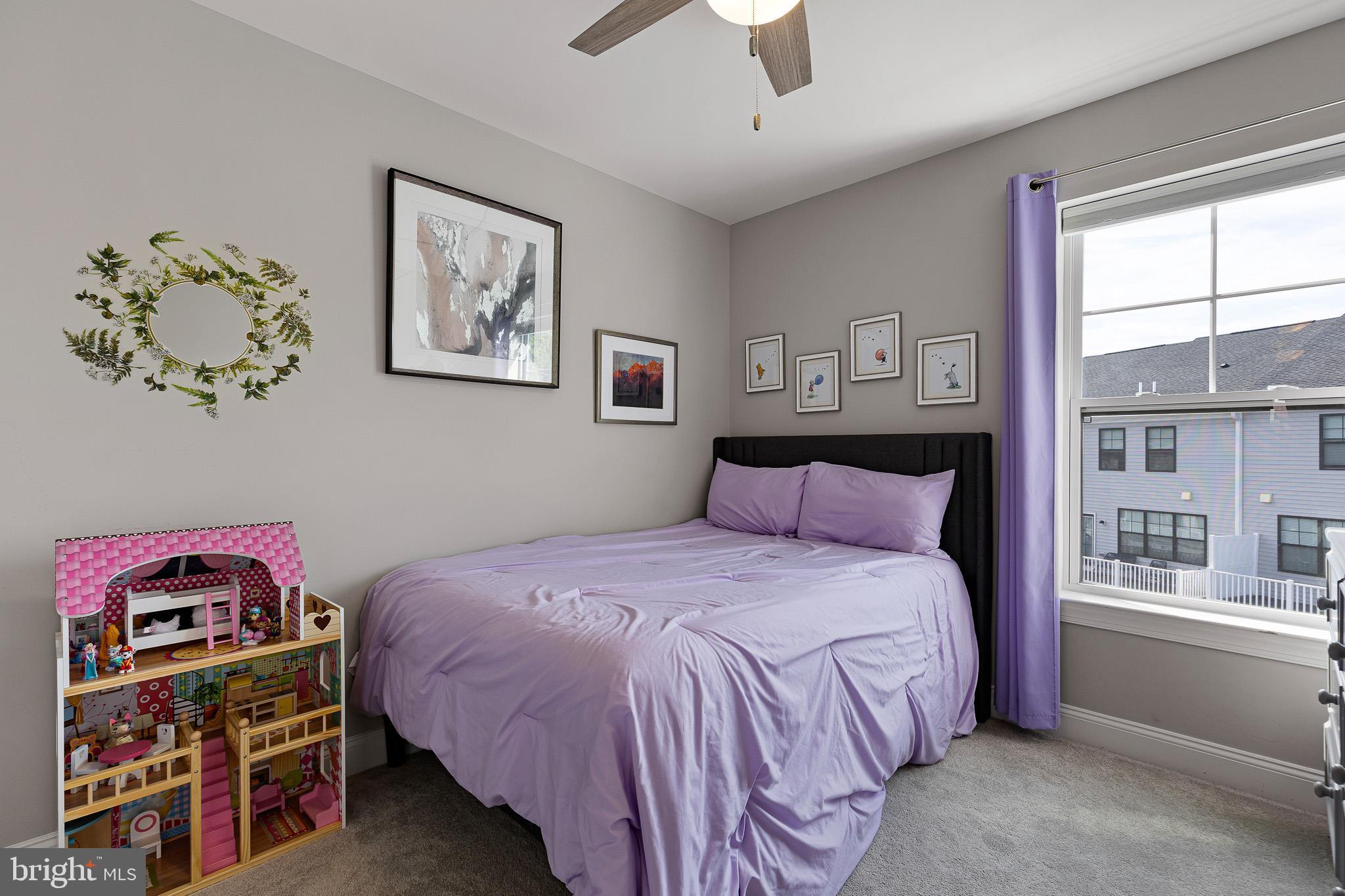 FREELAND SQUARE - Residential