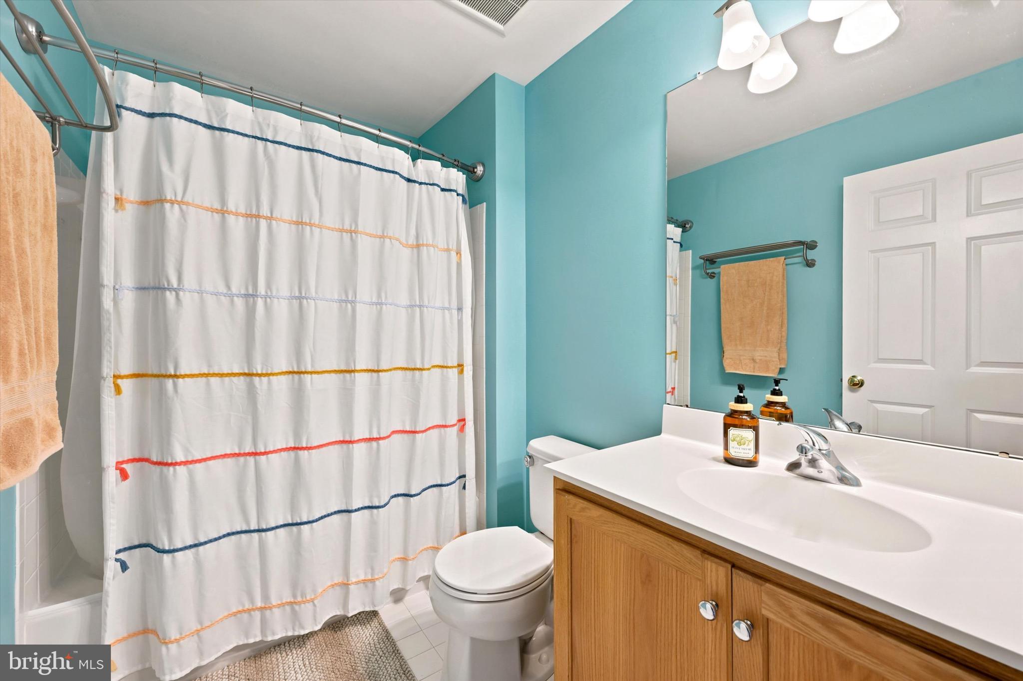 SCHOOLHOUSE LANE - Residential
