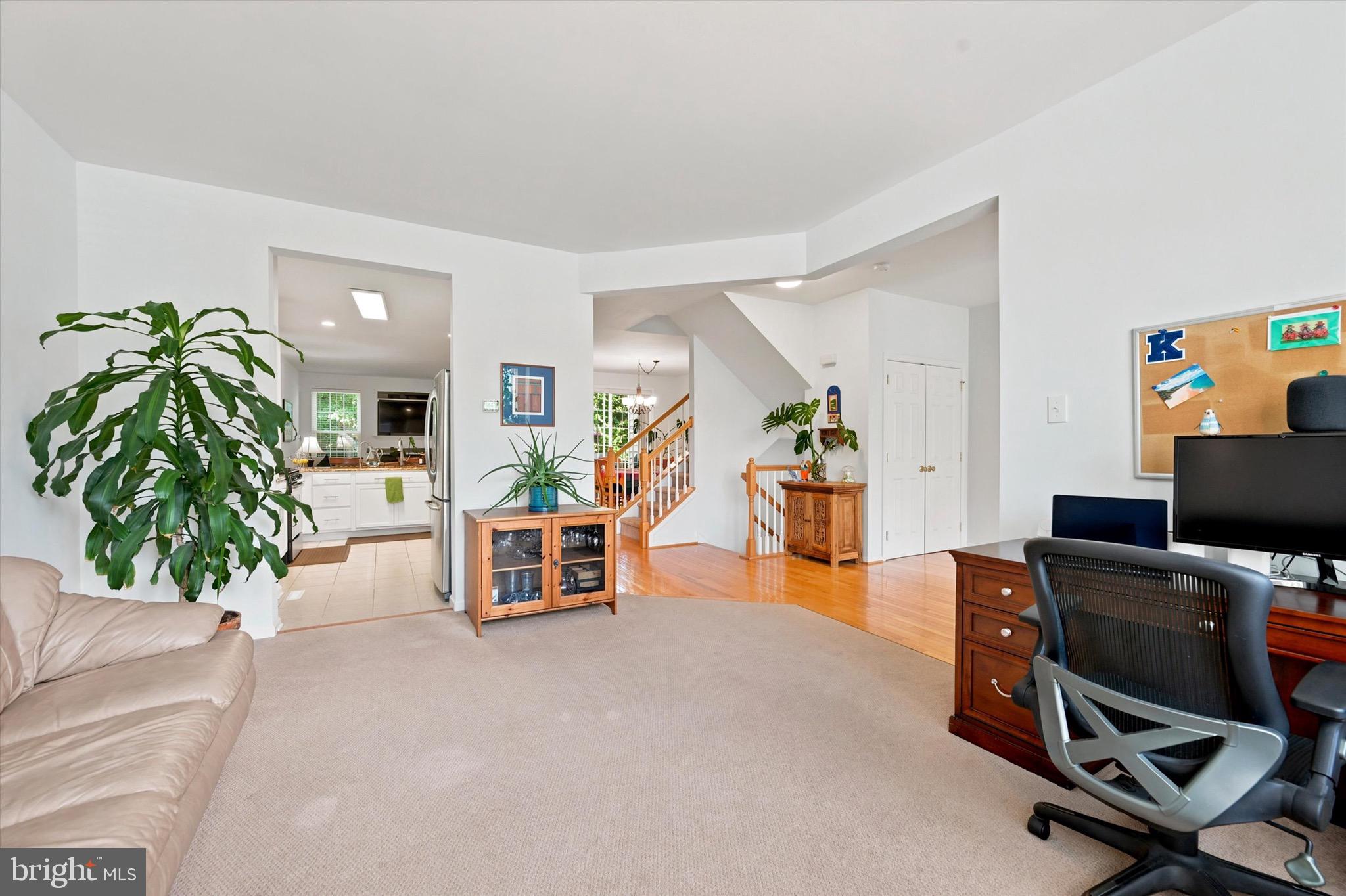 SCHOOLHOUSE LANE - Residential