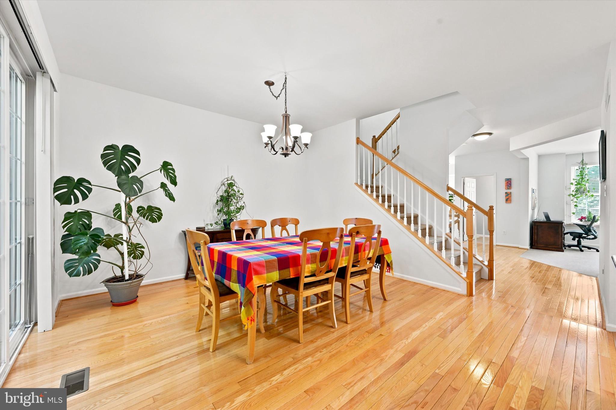 SCHOOLHOUSE LANE - Residential
