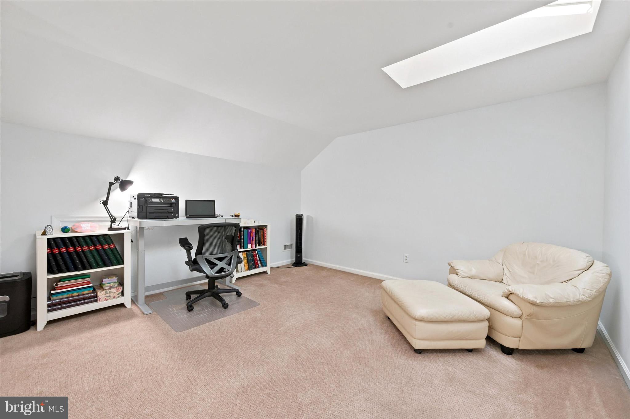 SCHOOLHOUSE LANE - Residential
