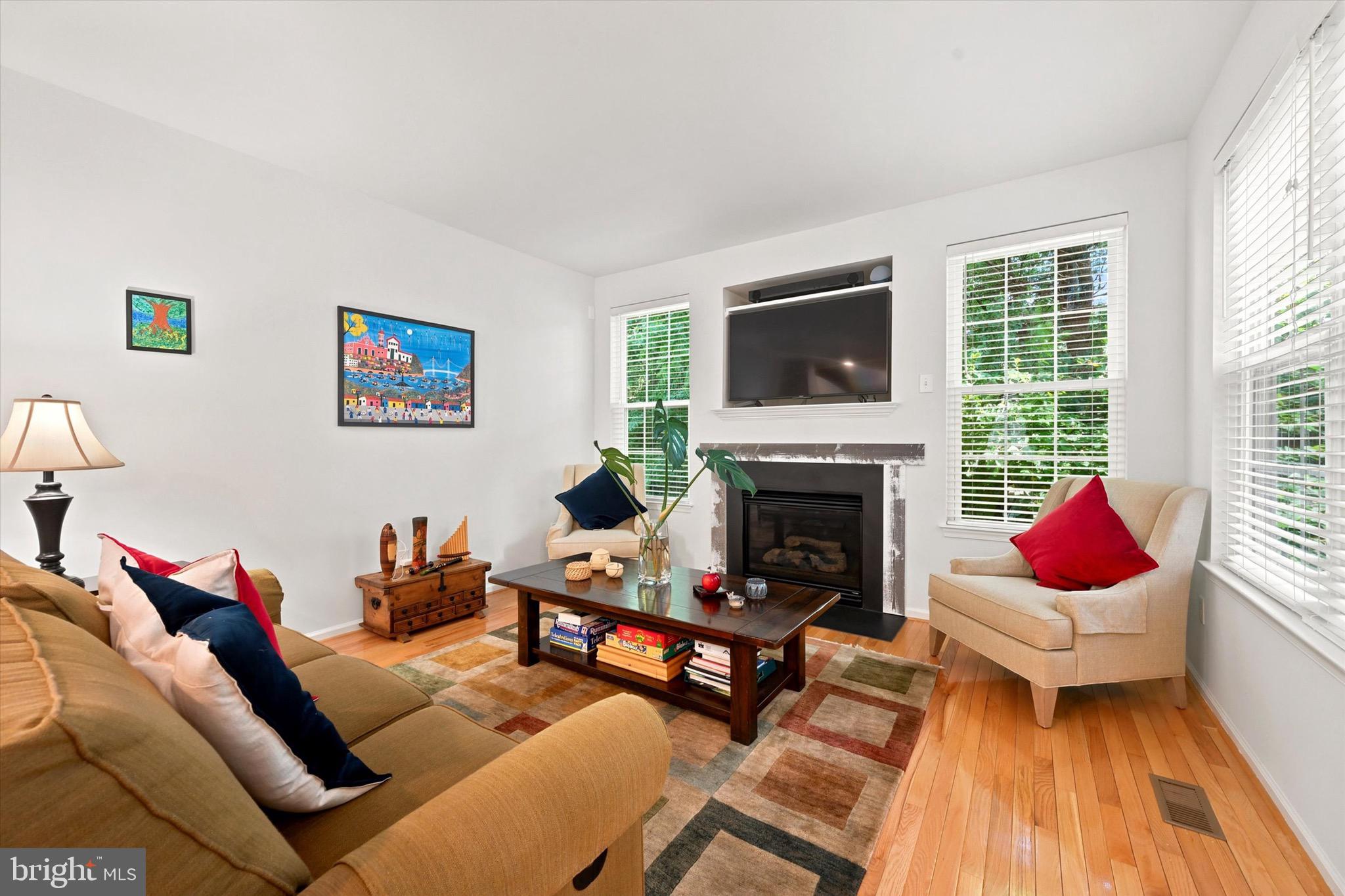 SCHOOLHOUSE LANE - Residential