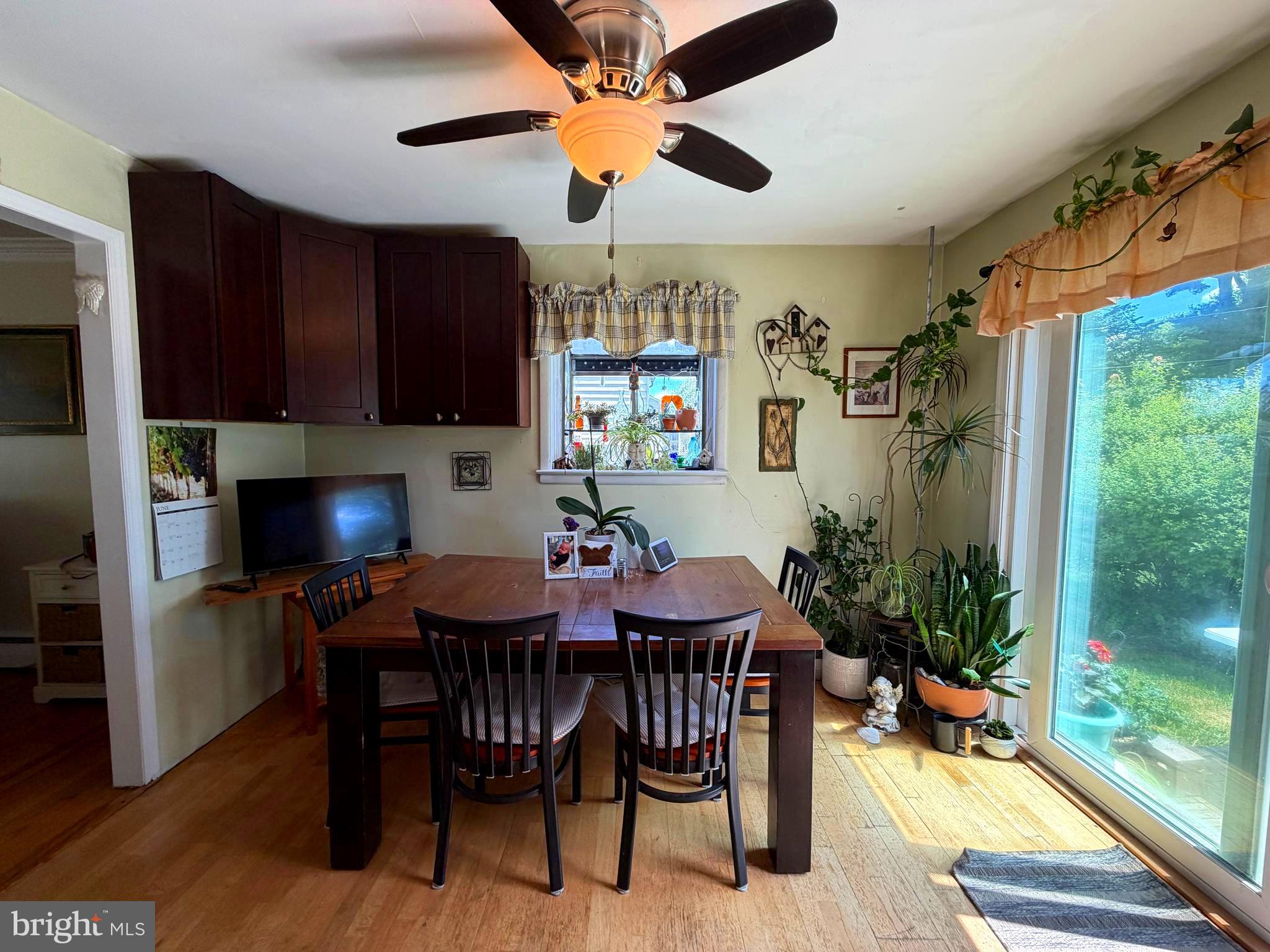 WILLOW MANOR - Residential