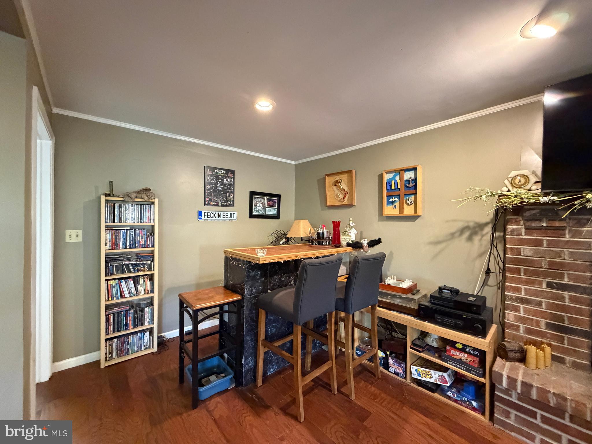 WILLOW MANOR - Residential
