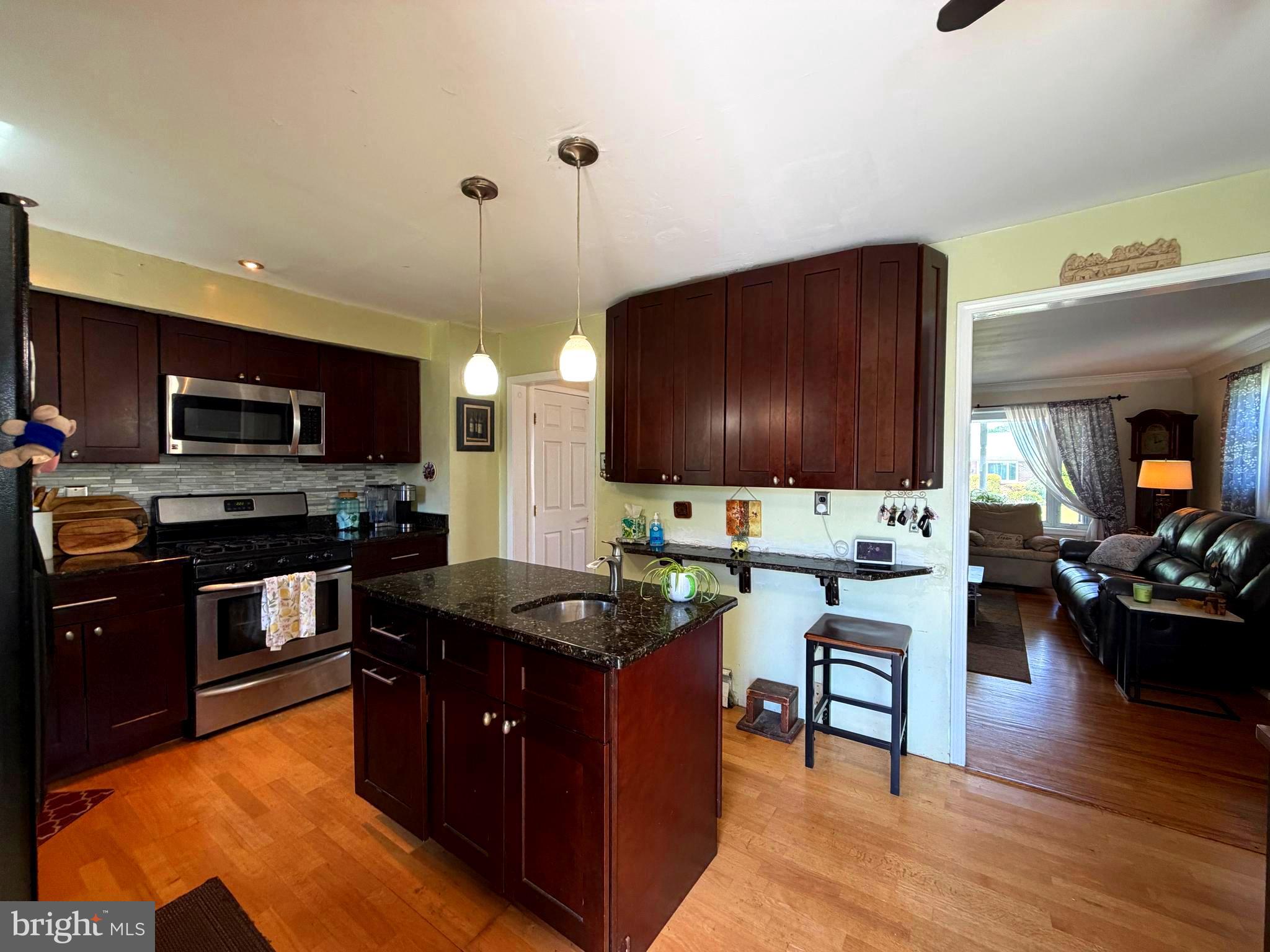 WILLOW MANOR - Residential