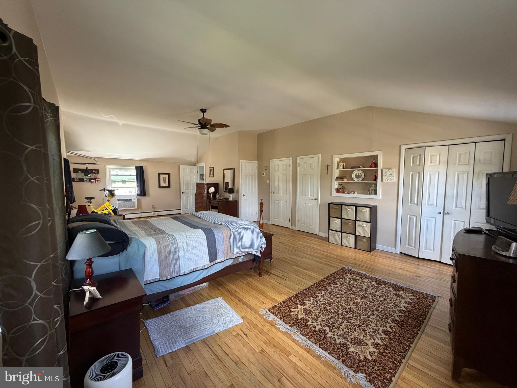 WILLOW MANOR - Residential