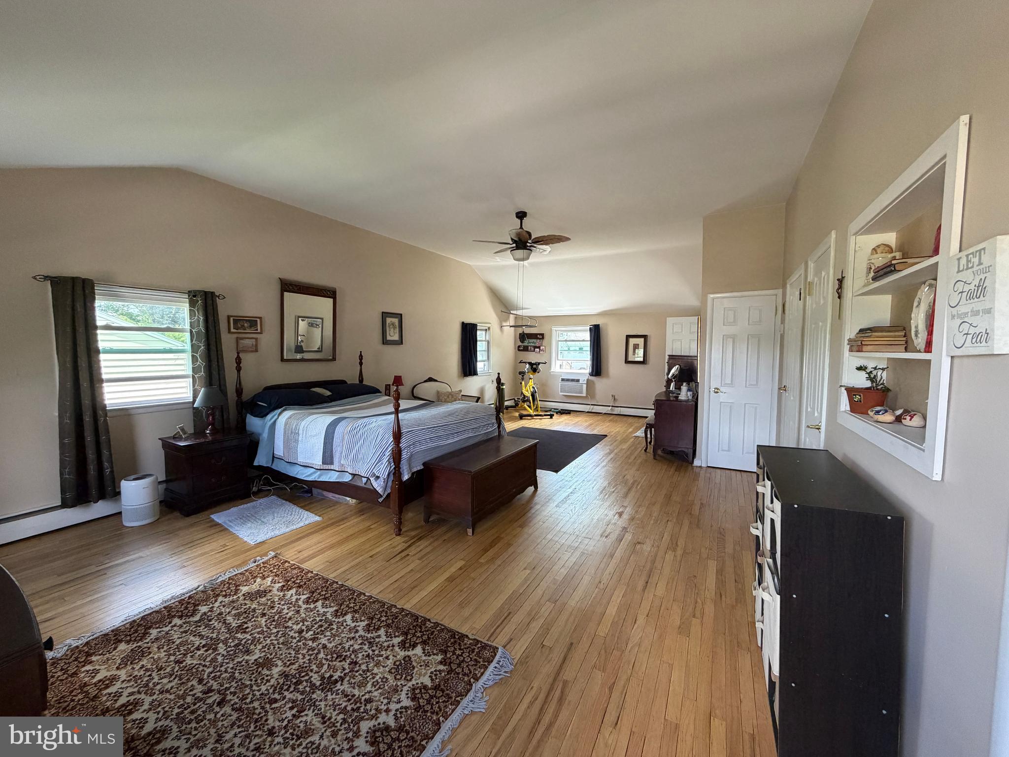 WILLOW MANOR - Residential