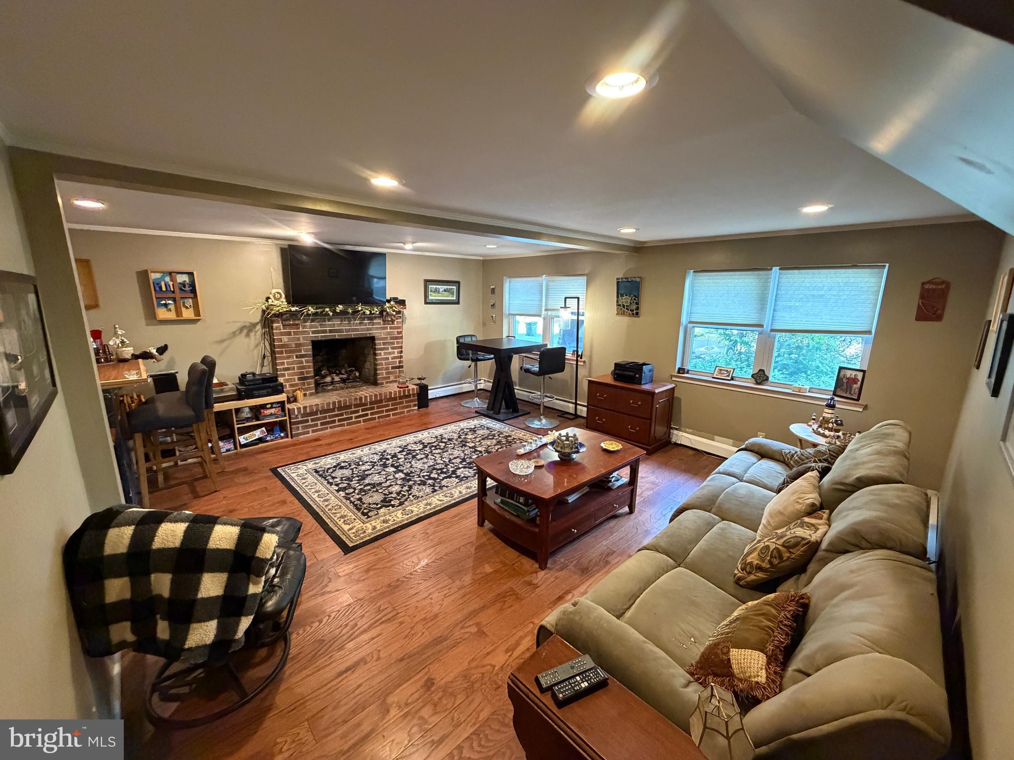 WILLOW MANOR - Residential