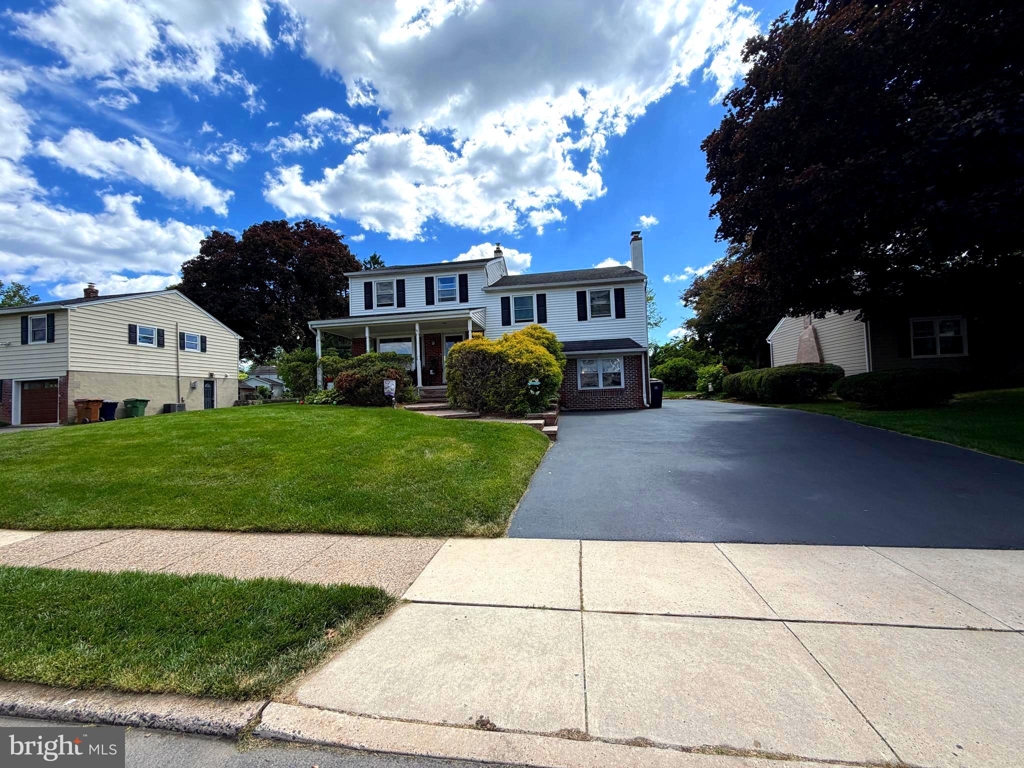 WILLOW MANOR - Residential