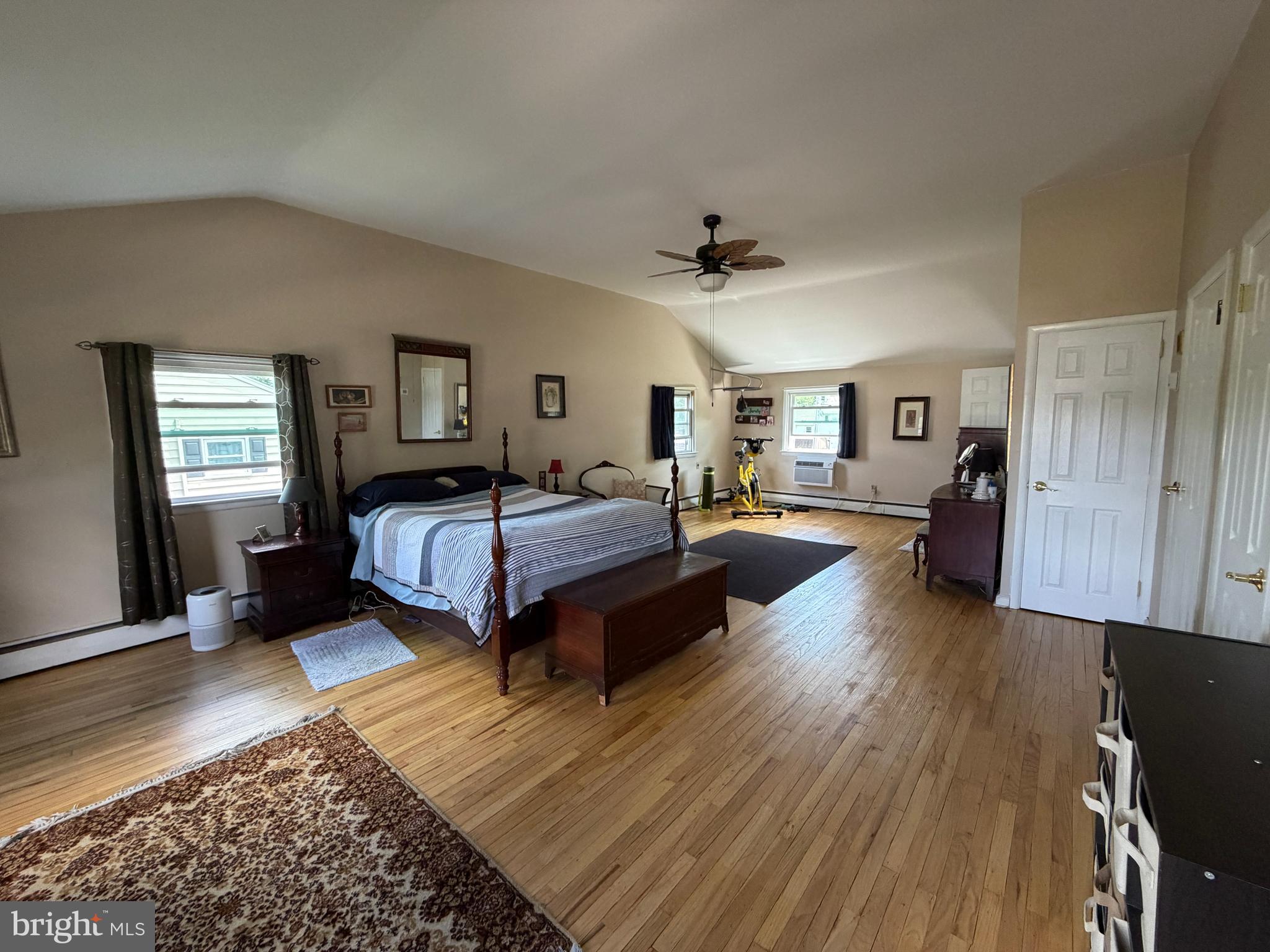 WILLOW MANOR - Residential