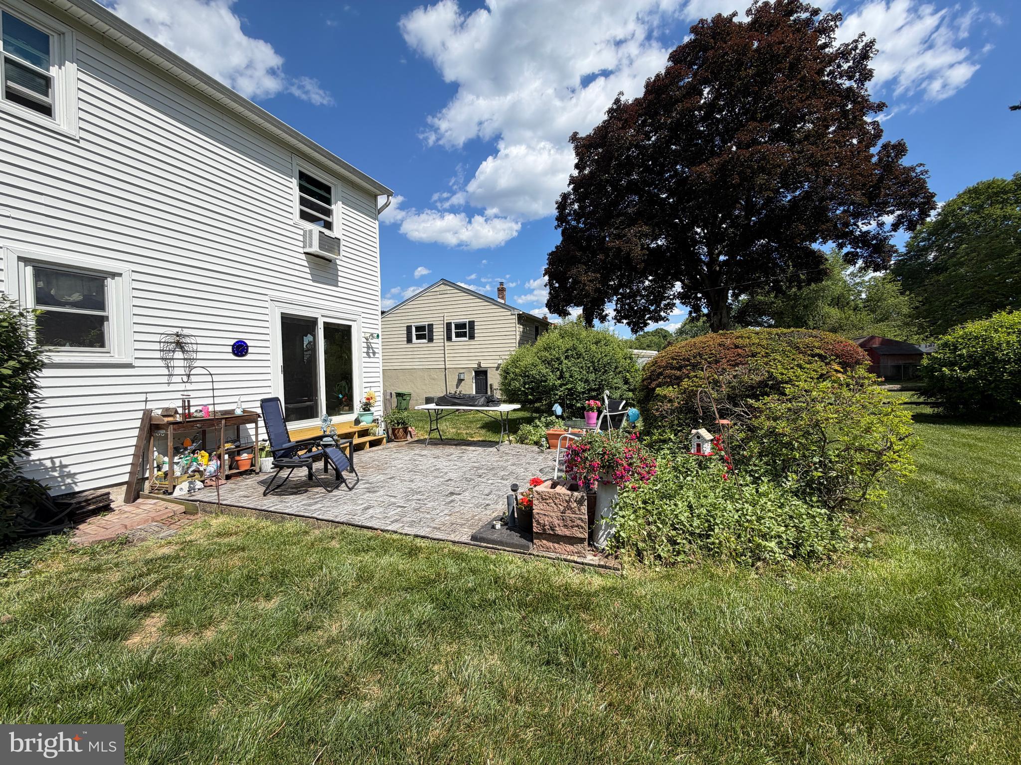 WILLOW MANOR - Residential