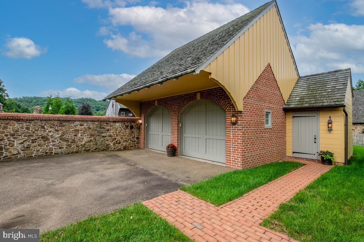OLDEBULLTOWNVILLAGE - Residential