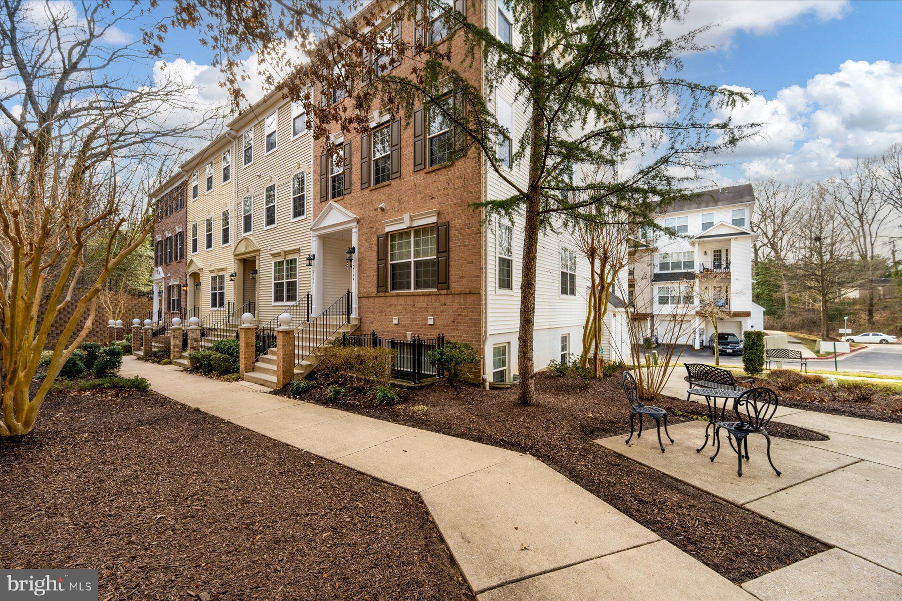 THE HIDEAWAY AT OLD ADMIRAL - Residential Lease