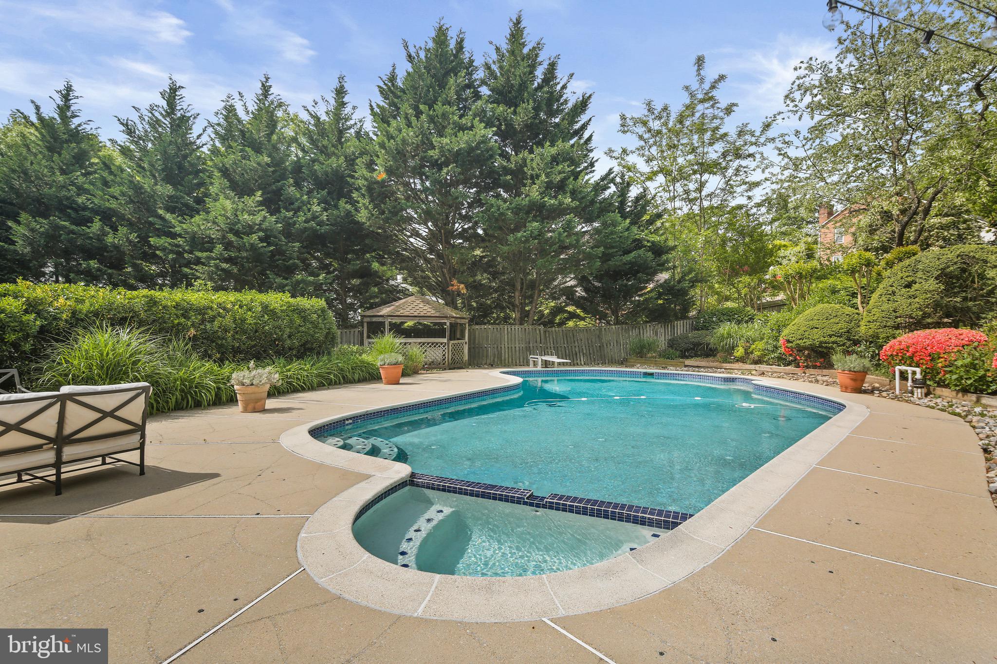 MCAULEY PARK - Residential