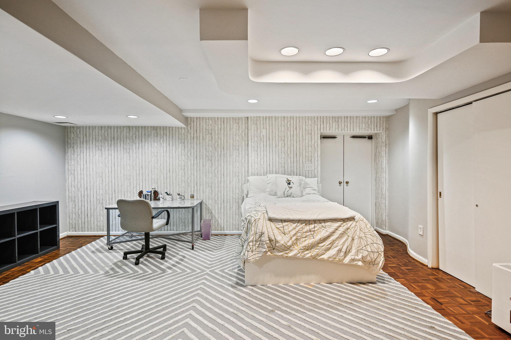 MCAULEY PARK - Residential
