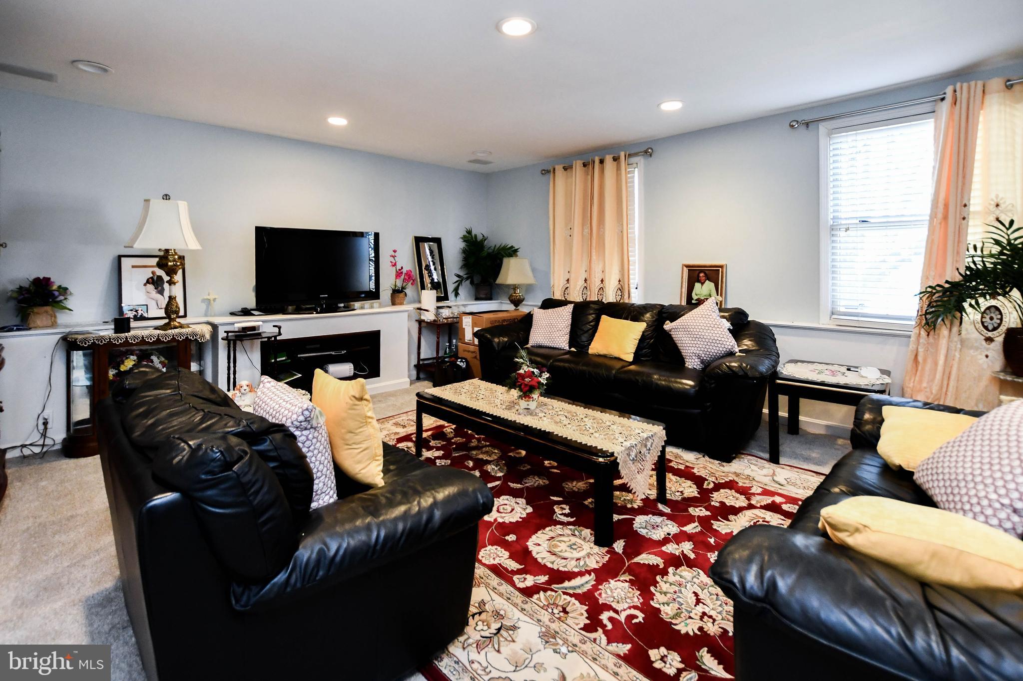 KINGS WOODS - Residential