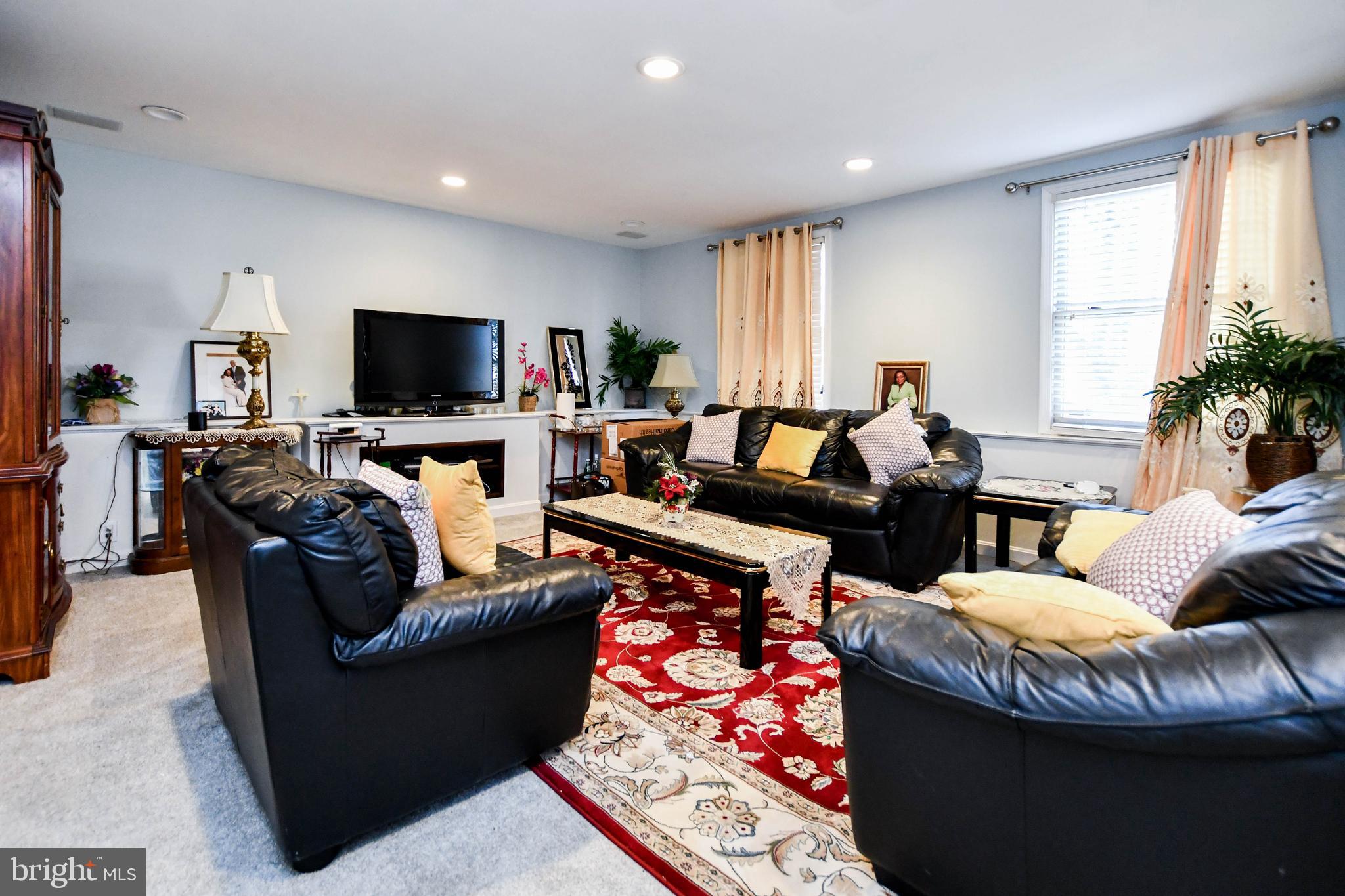 KINGS WOODS - Residential