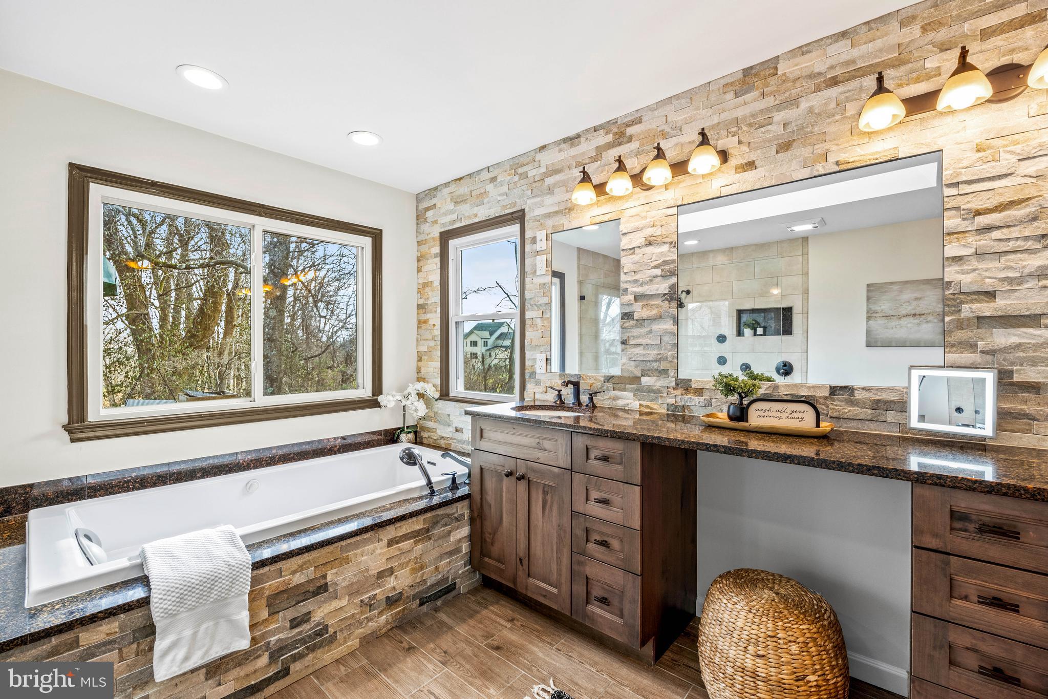 LAYHILL VIEW - Residential