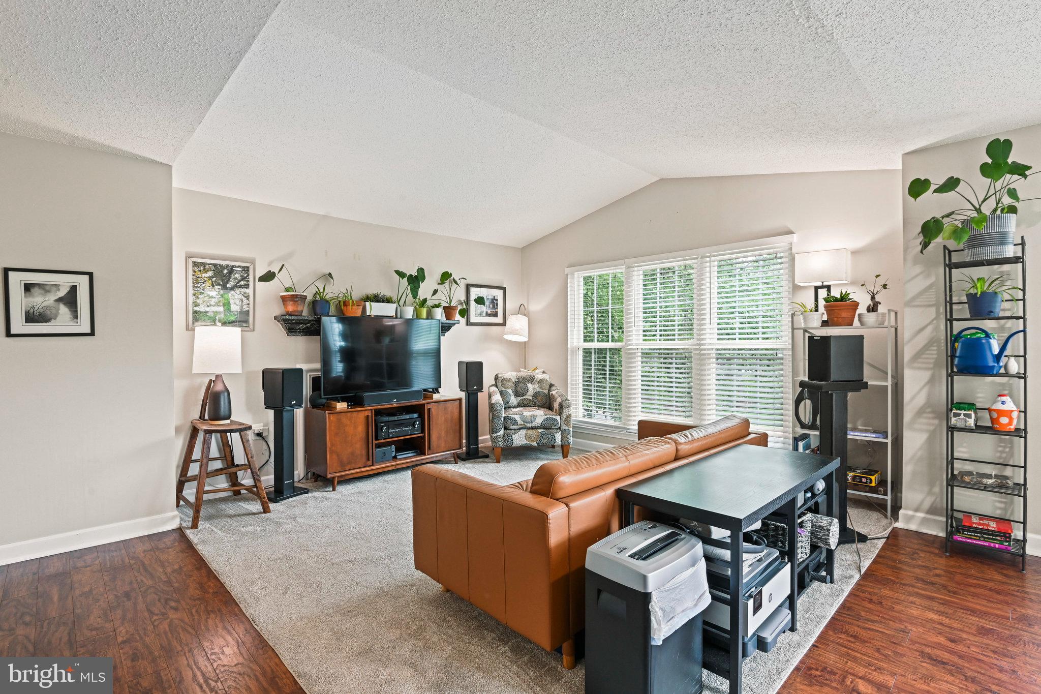 ASHBURN FARM - Residential Lease