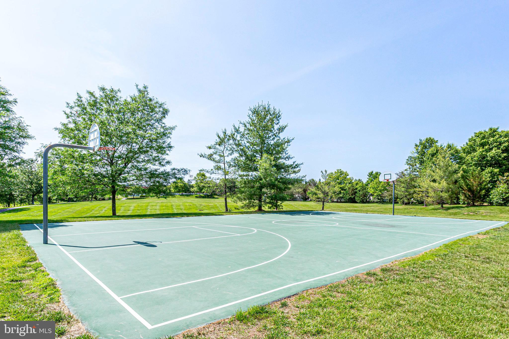 ASHBURN FARM - Residential Lease