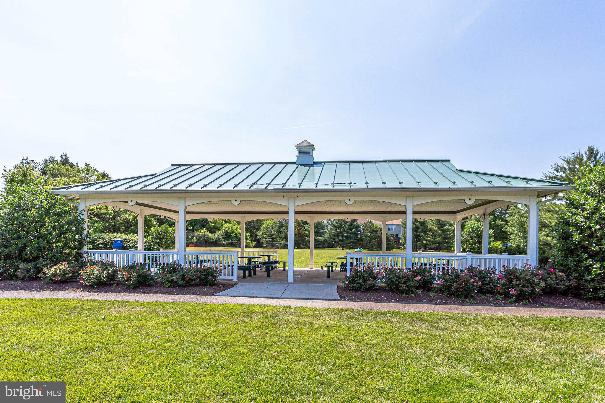 ASHBURN FARM - Residential Lease