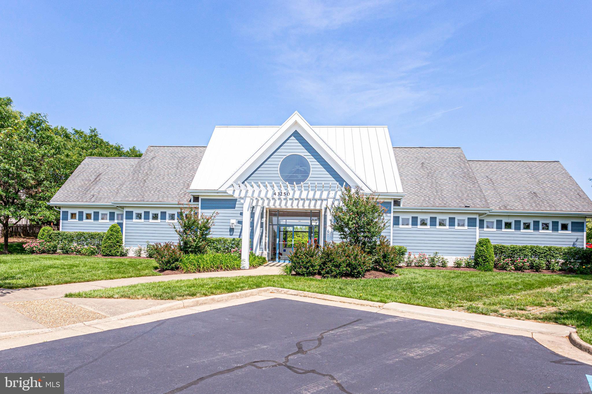 ASHBURN FARM - Residential Lease