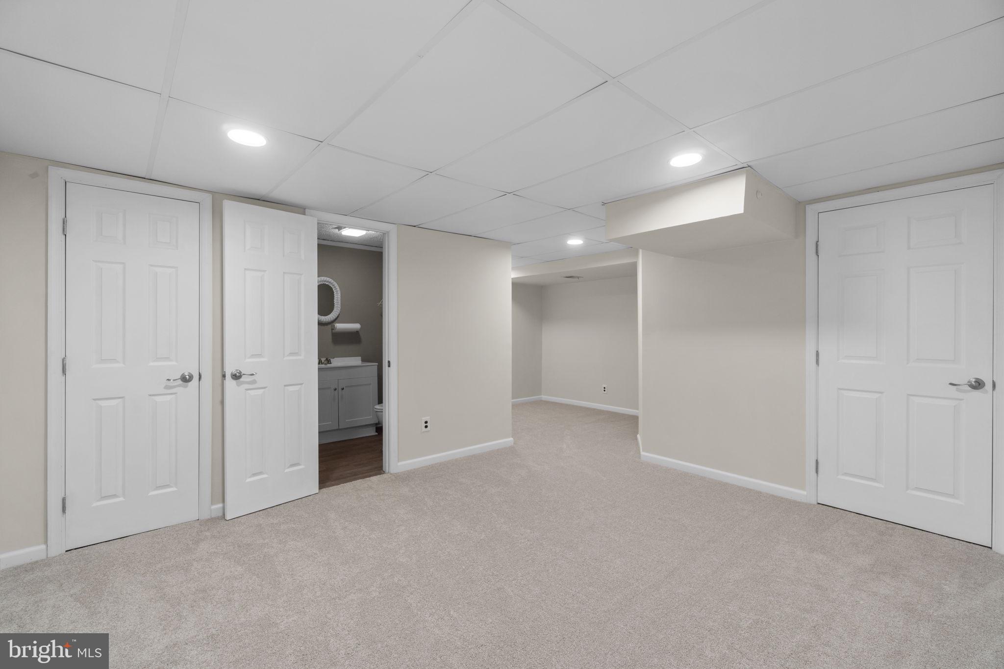 VILLAGE OF HICKORY RIDGE - Residential