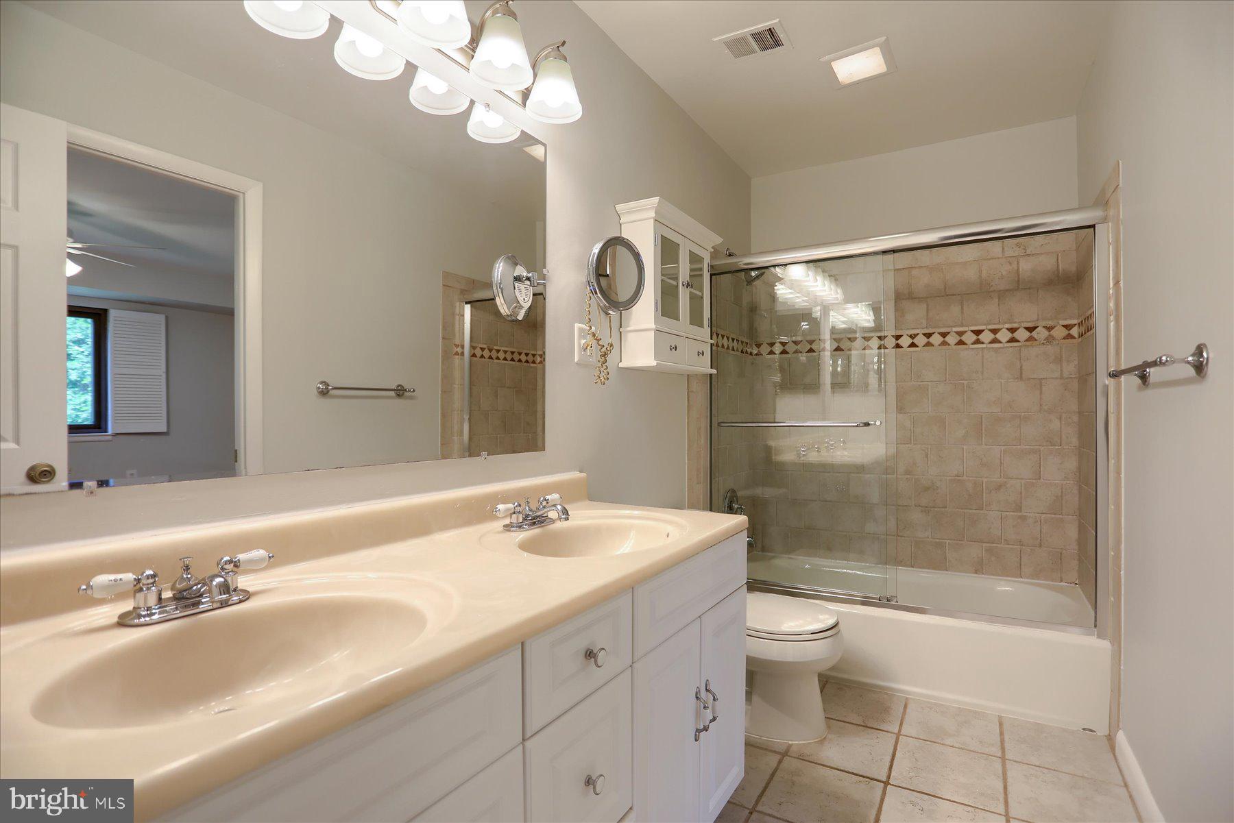 STONEOAKS - Residential