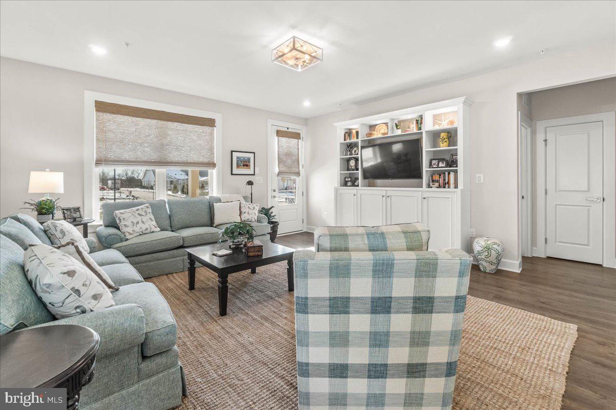 BLOOMFIELDS - Residential
