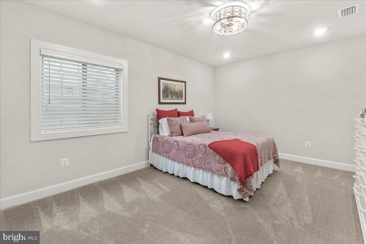 BLOOMFIELDS - Residential