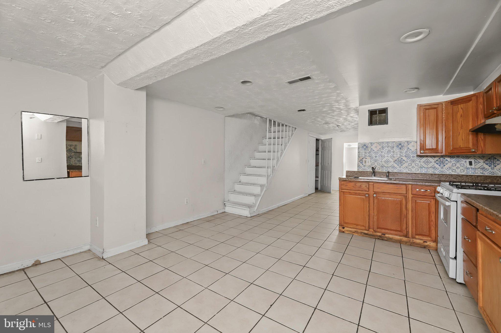 GREEKTOWN - Residential