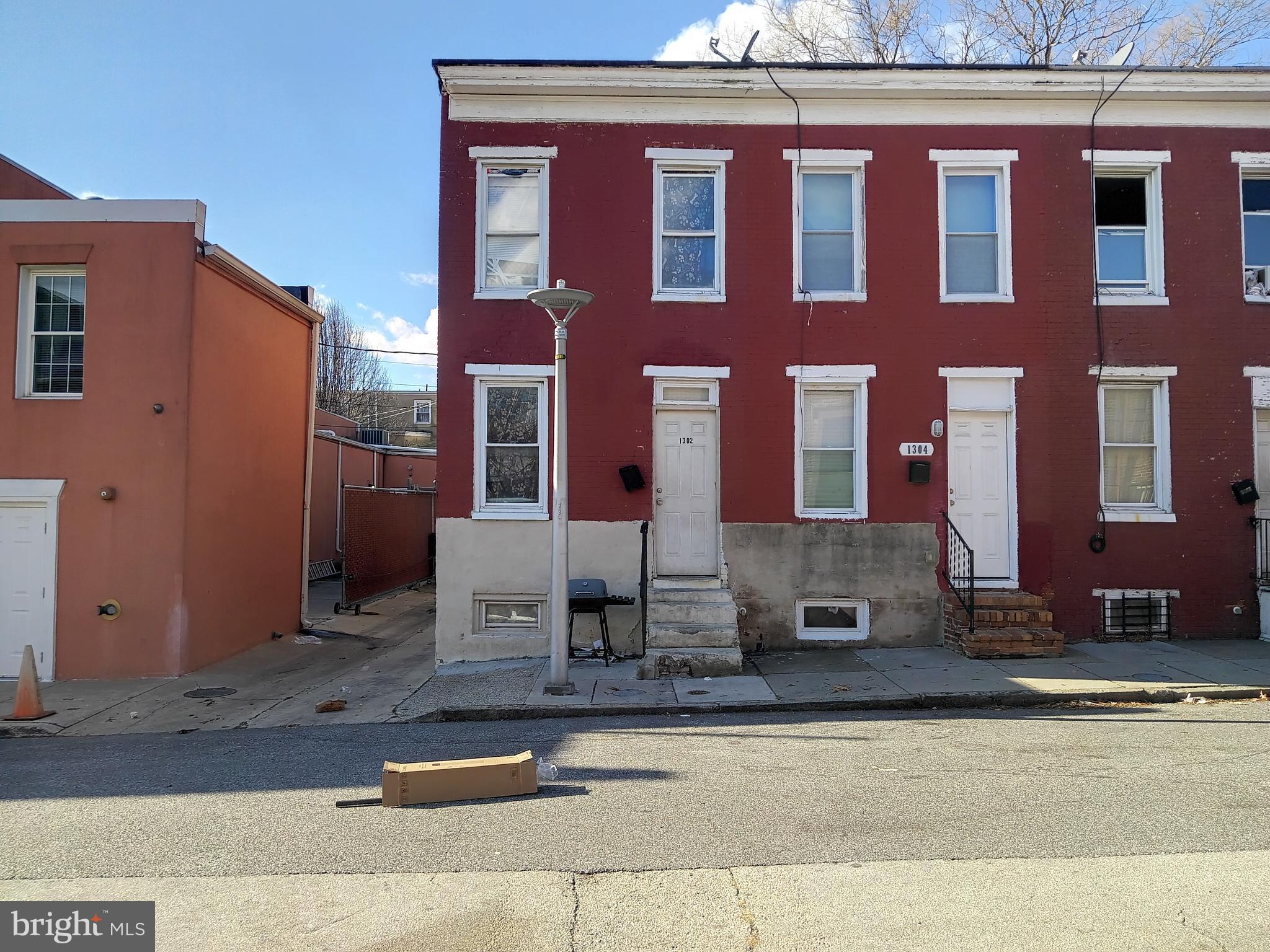 POST AUCTION! Make an offer, buy it now. Deposit: $5,000.

This two-story townhouse is located in Oliver neighborhood of Baltimore City. Residents can enjoy the nearby facilities and attractions such as the Johns Hopkins Hospital, Northeast Market, and Clifton Park. The property is occupied. The area provides easy access to North Avenue (N. Ave).