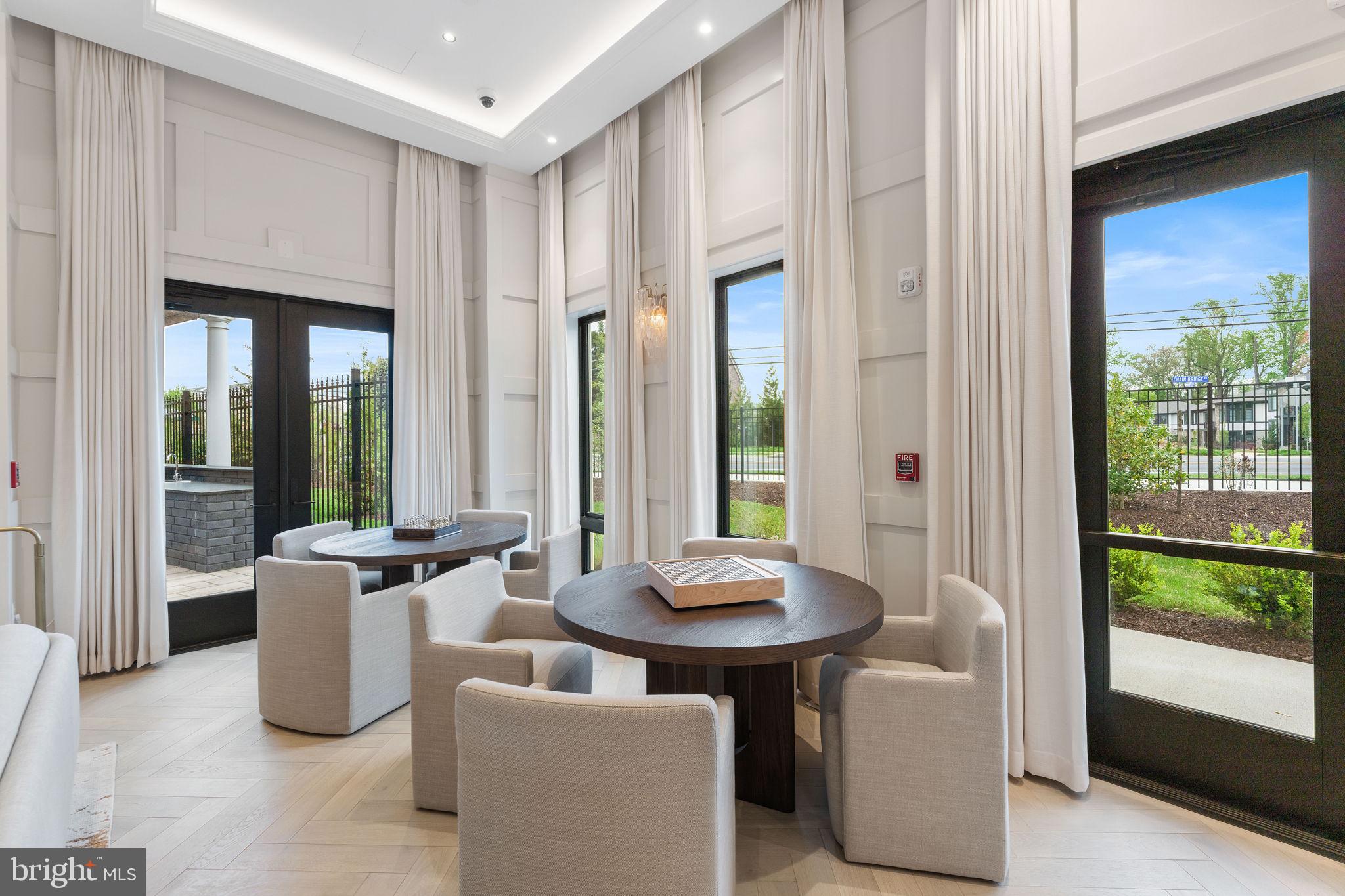 CHAIN BRIDGE - Residential