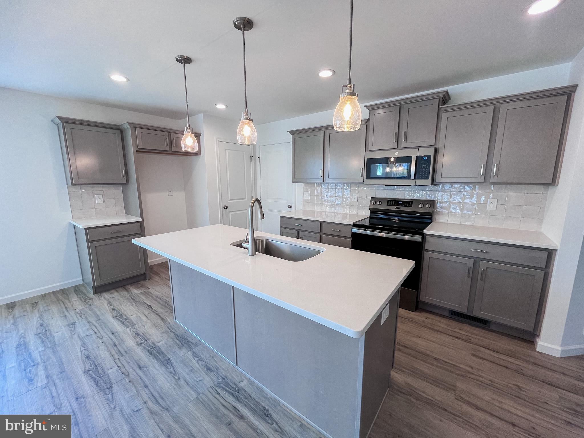 STONE MILL ESTATES - Residential