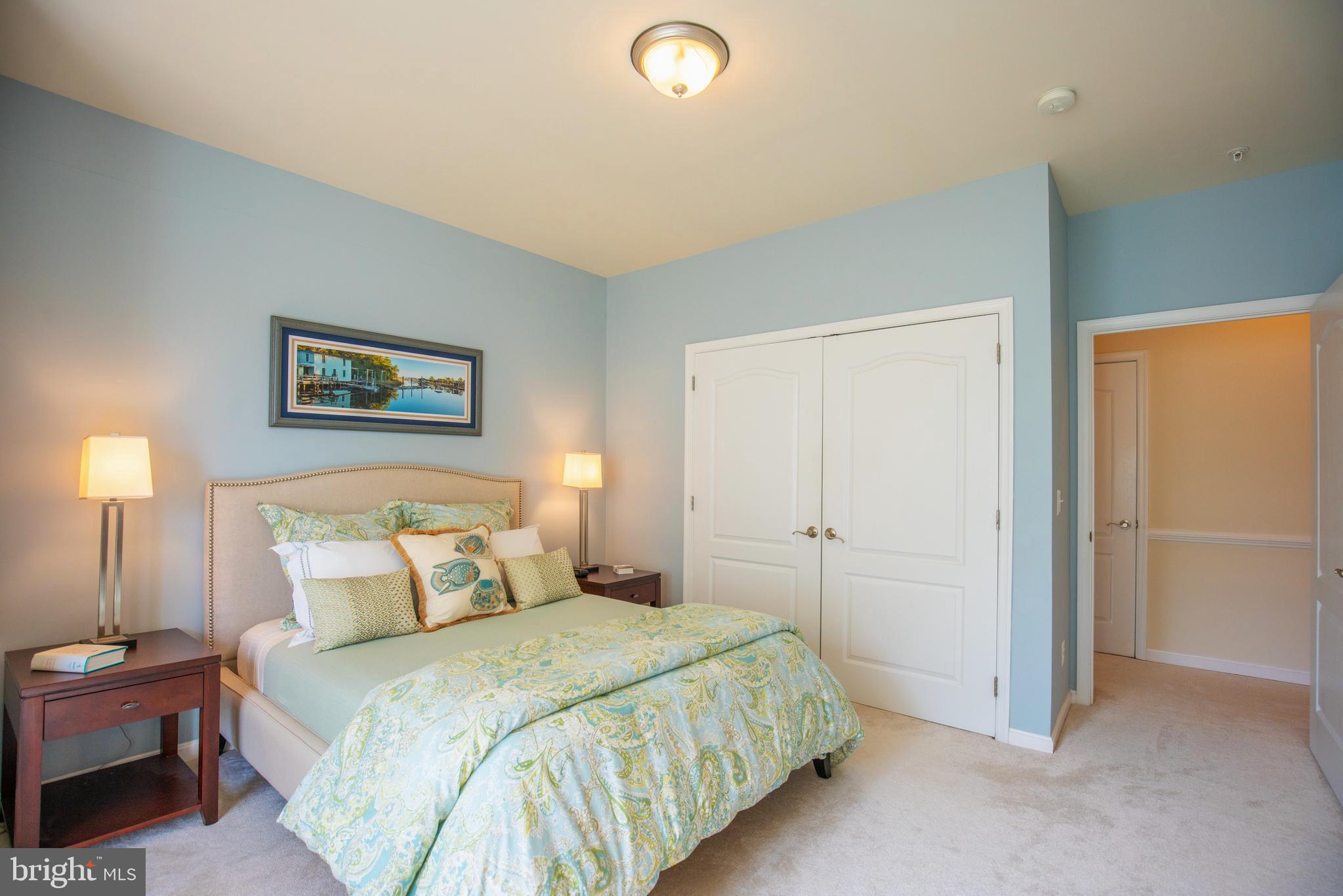 OYSTER BAY CONDOMINIUMS - Residential