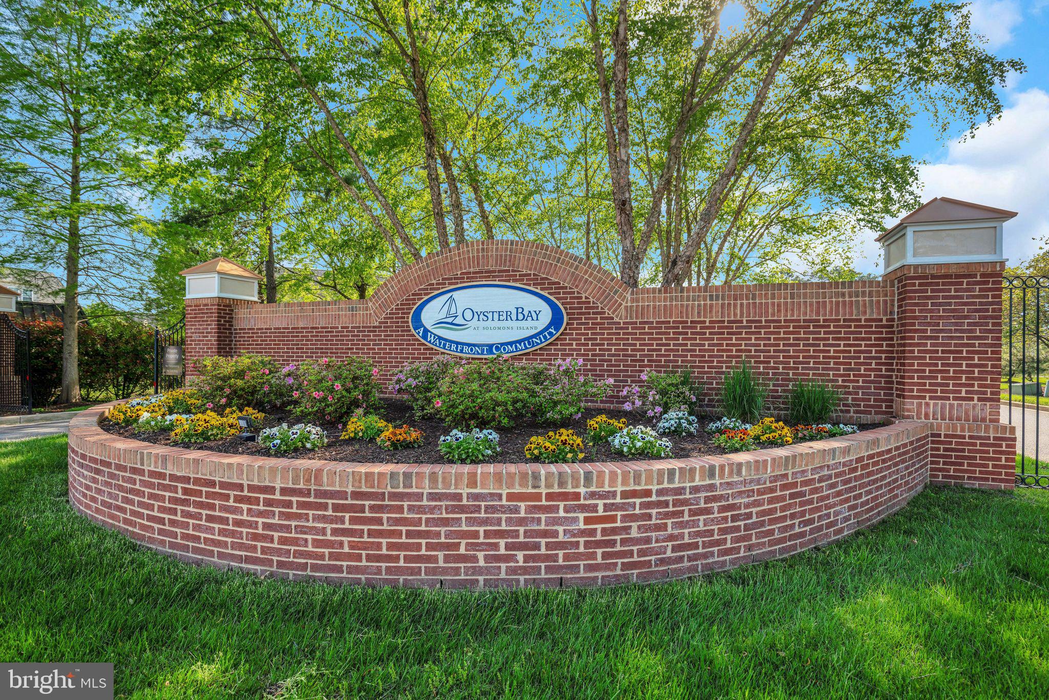 OYSTER BAY CONDOMINIUMS - Residential