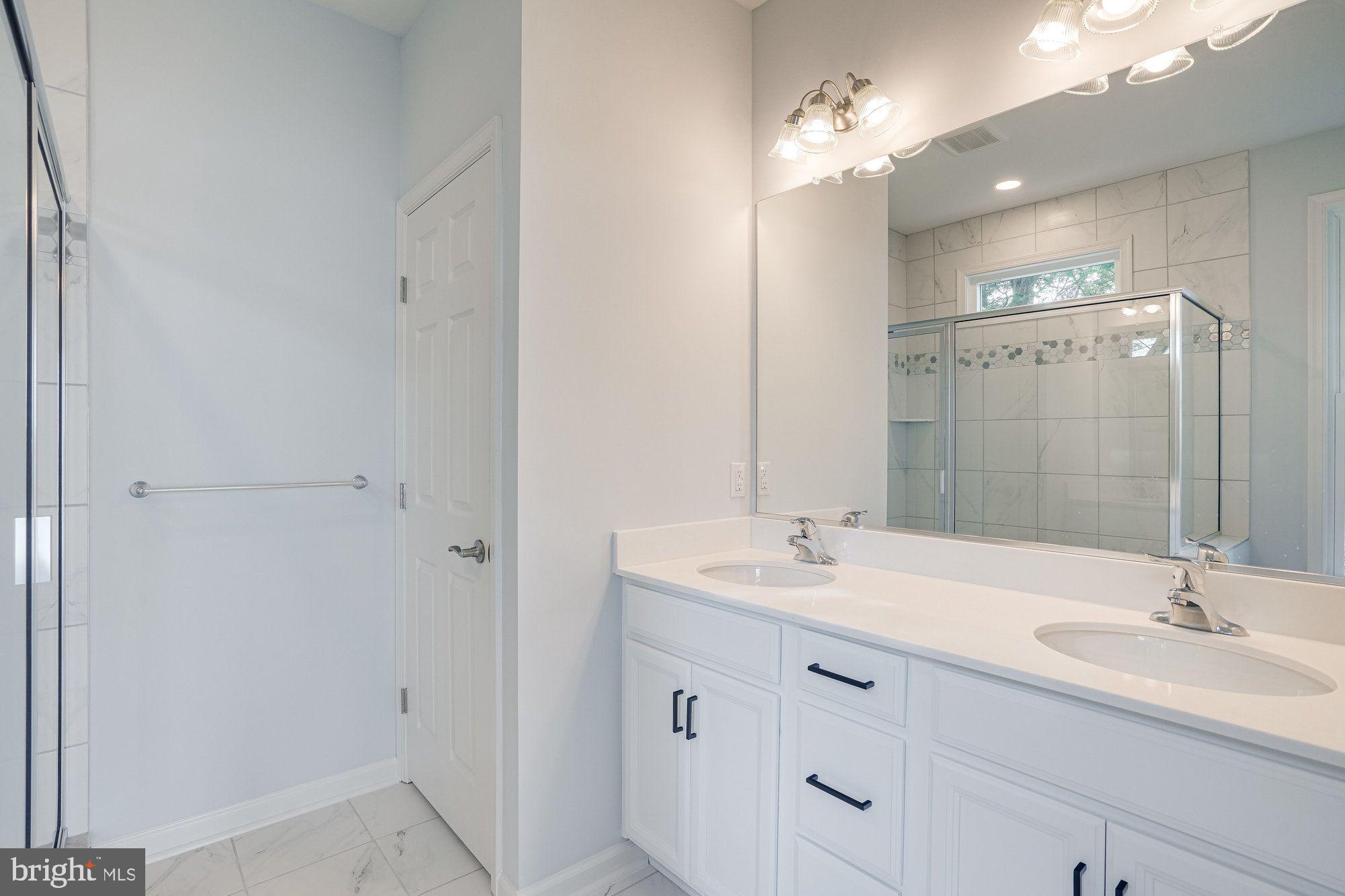 CENTREVILLE - Residential