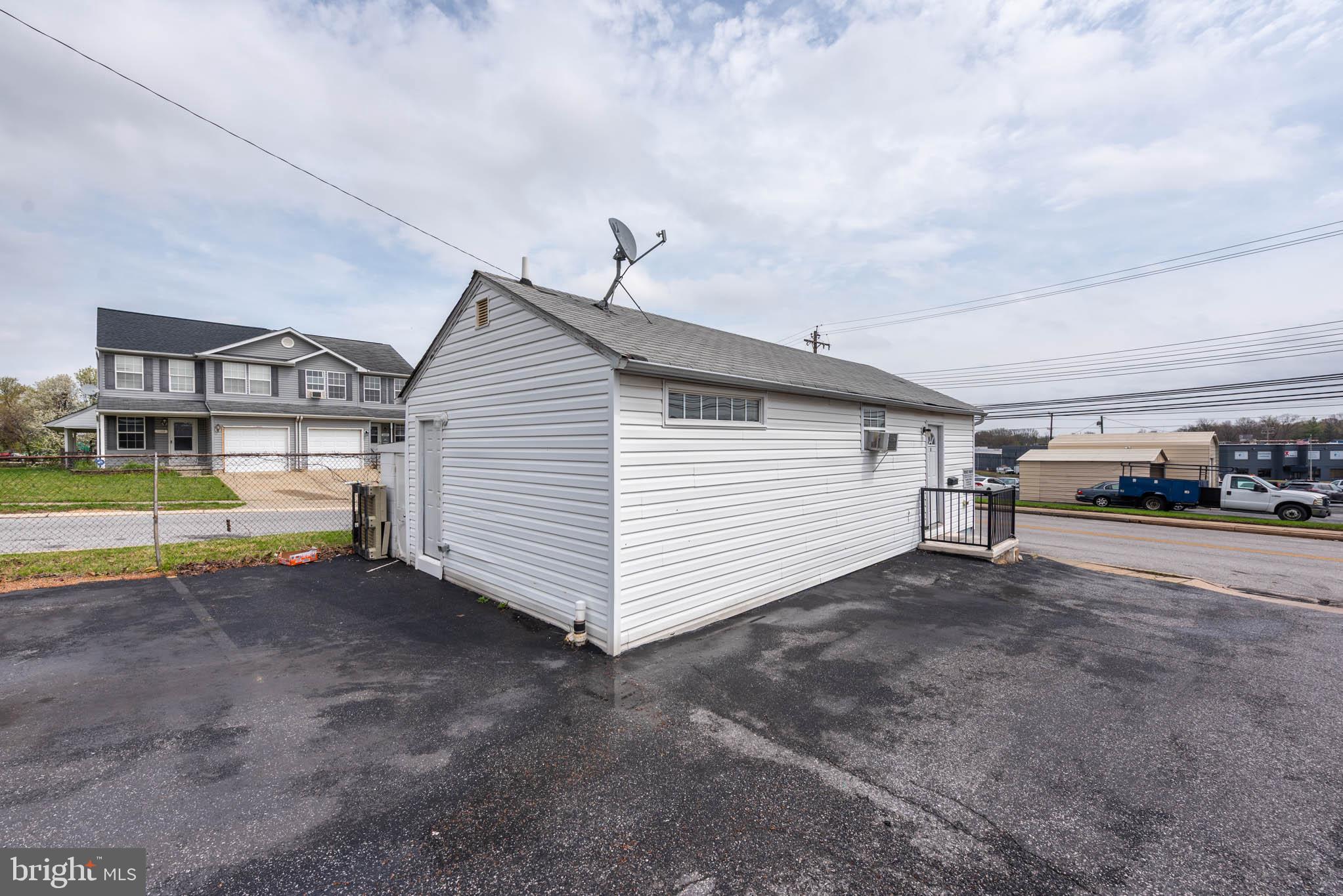 ROSEDALE - Residential Lease