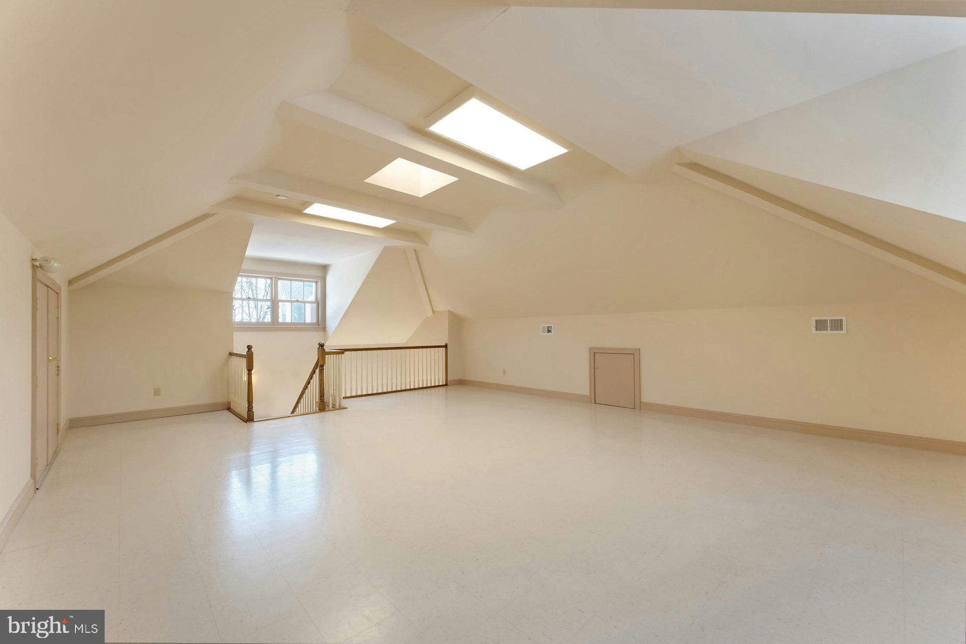 BEACON HILL - Residential