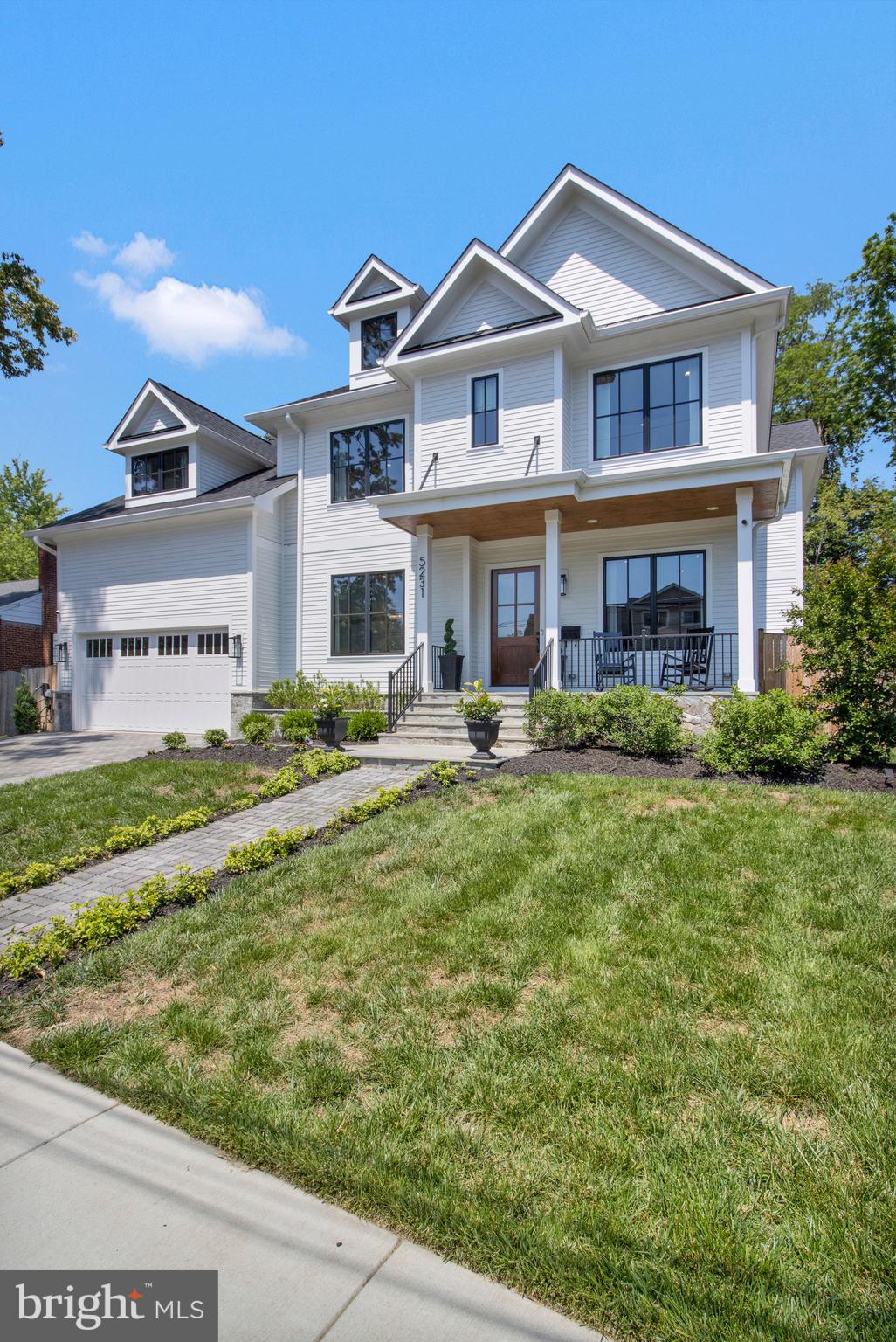 CRESCENT HILLS - Residential