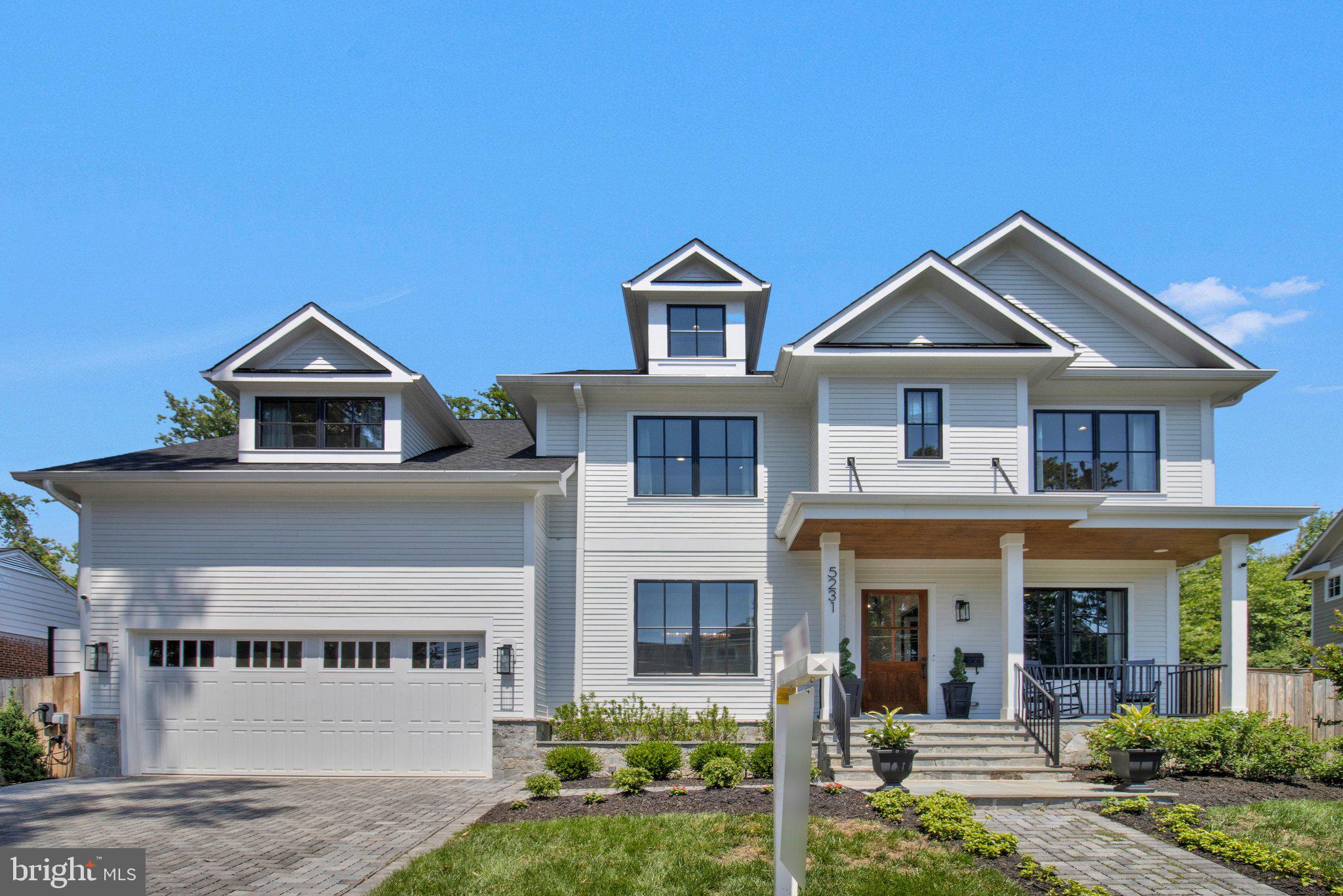 CRESCENT HILLS - Residential