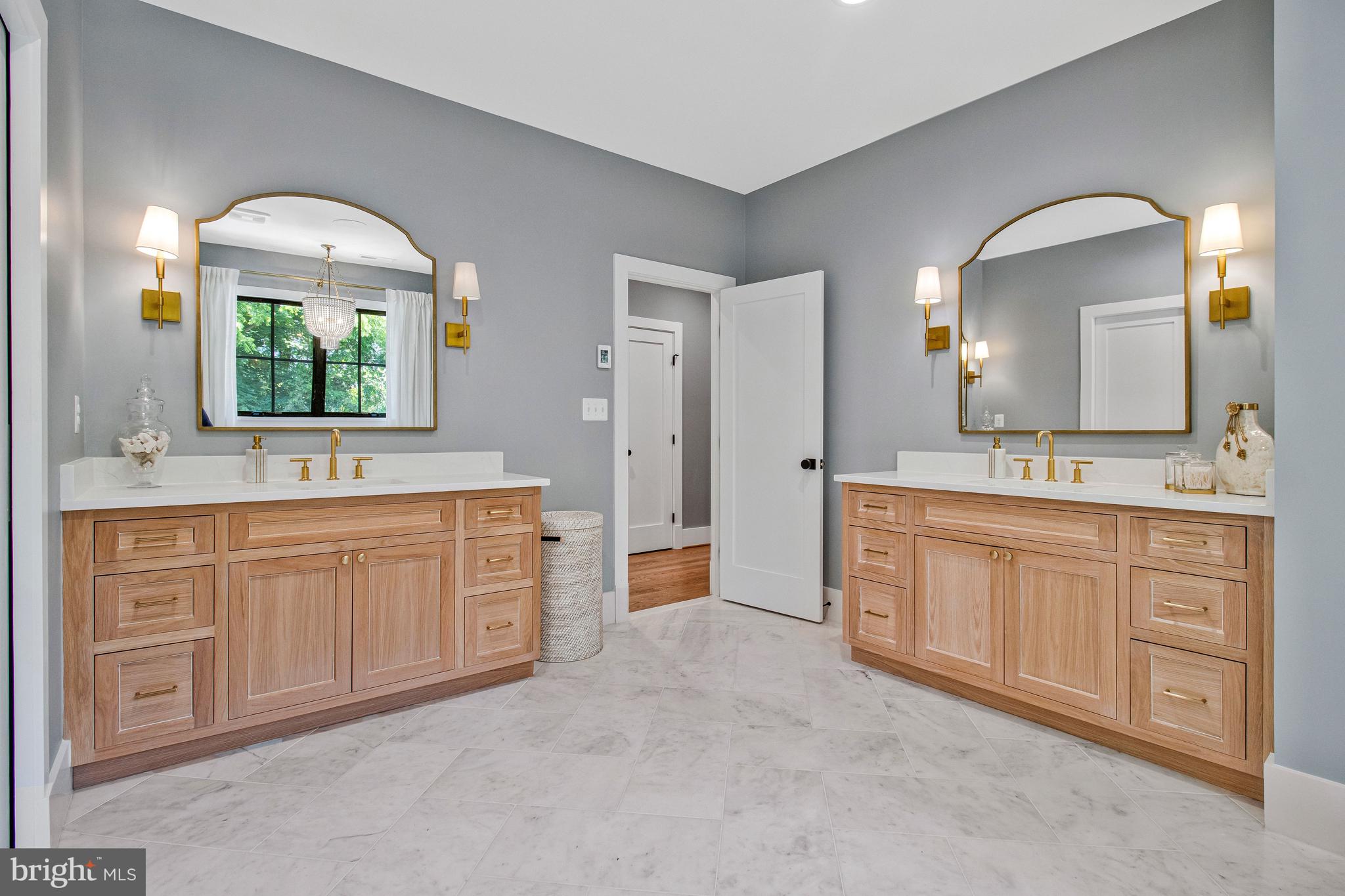 CRESCENT HILLS - Residential